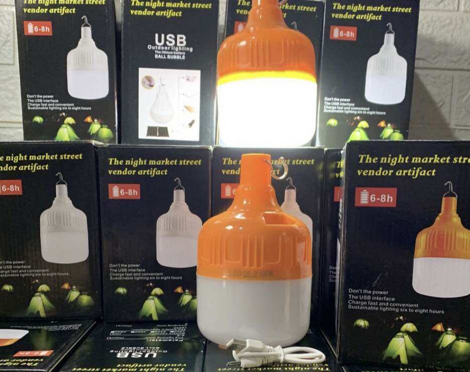 ĐÈN LED 100w CÓ CHUI SẠC Tiện lợi