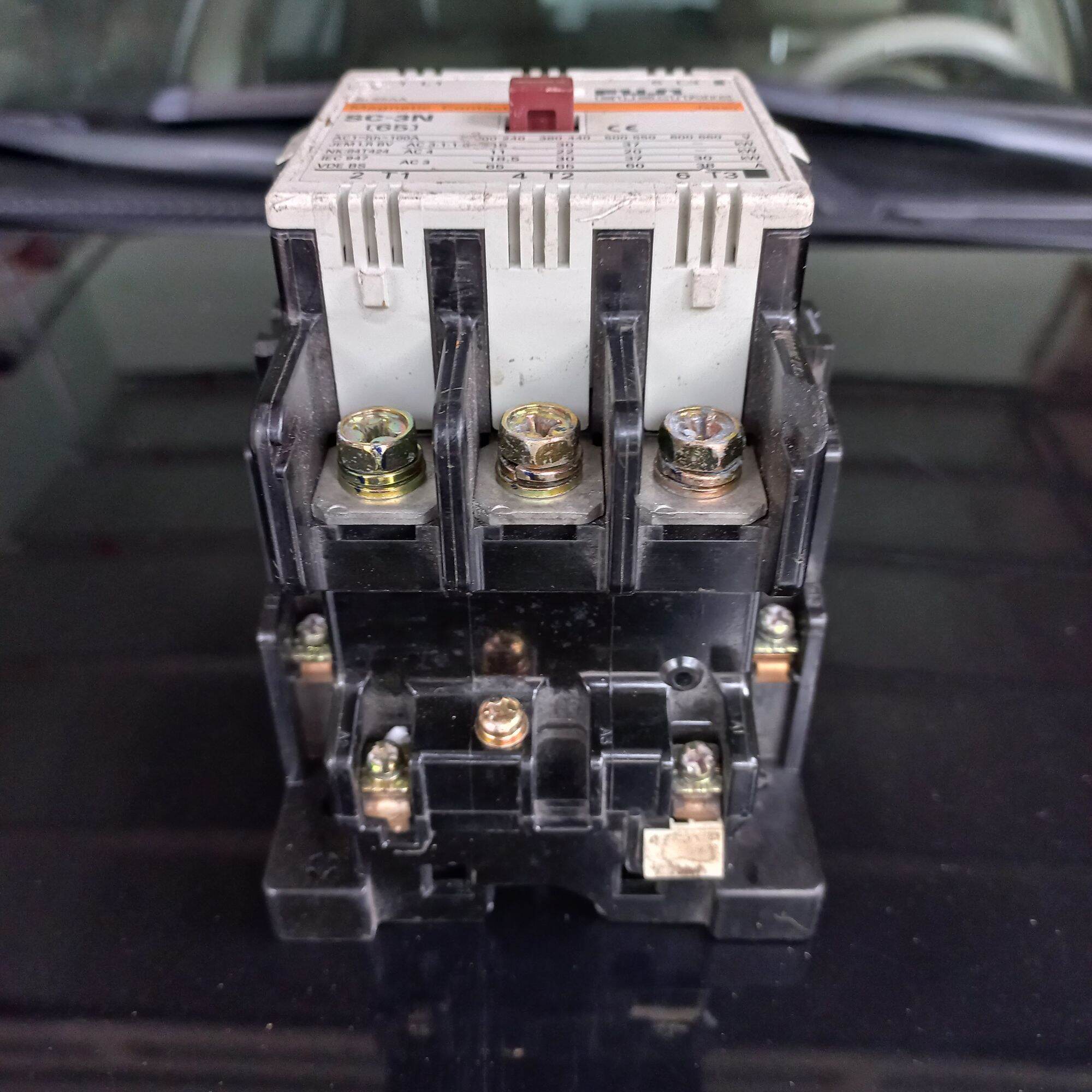 Khởi động từ contactor 65A 3 pha bãi nhật
