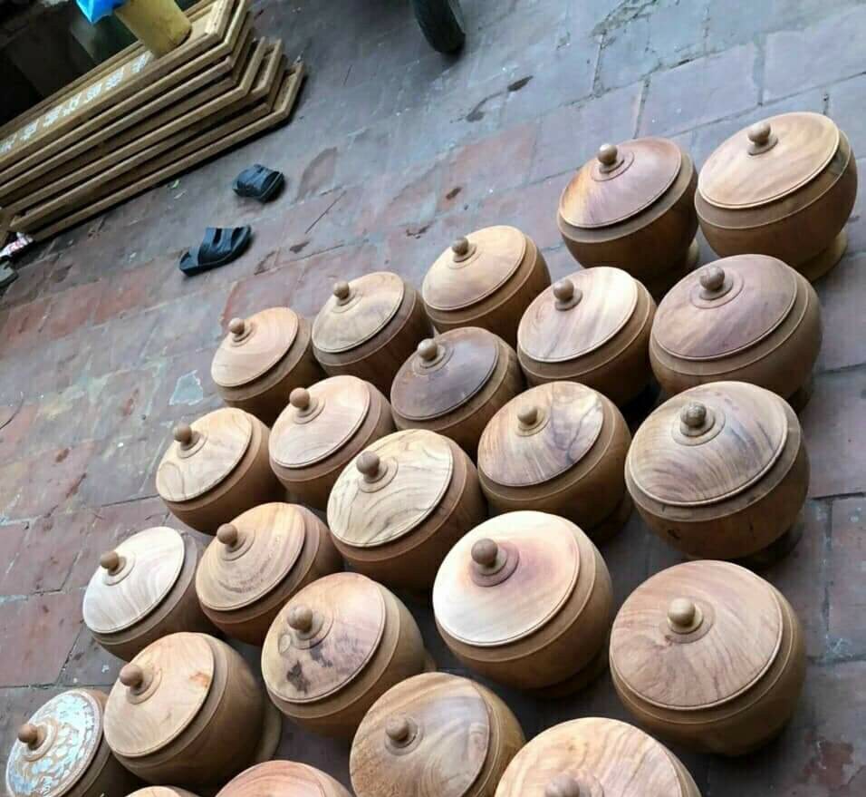 Ủ trà gỗ gõ ( tặng kèm tích sứ)