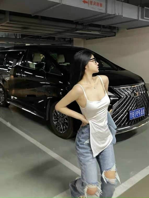 Áo kiểu dây bún xẻ tà sexy kèm mút