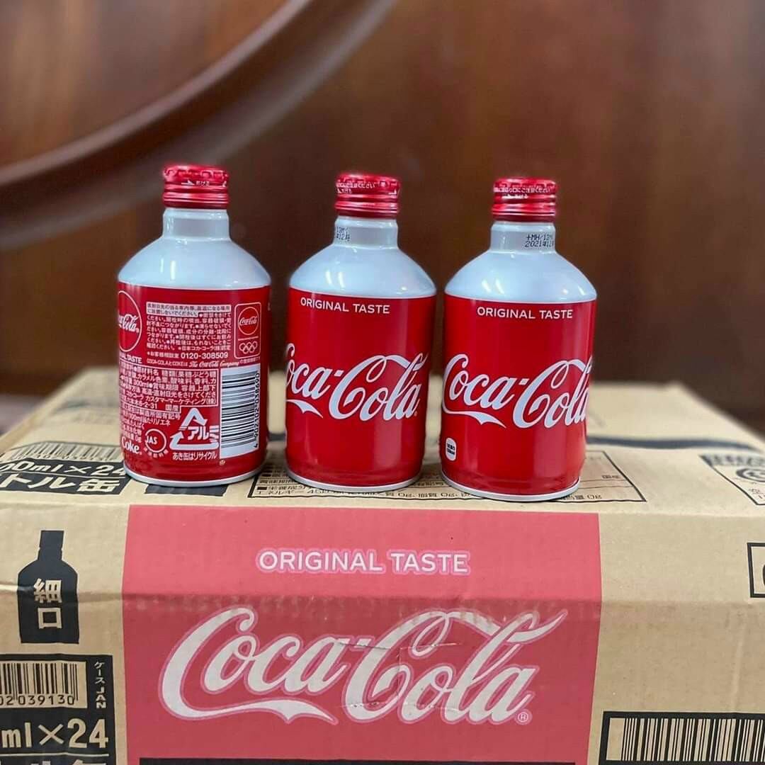 1 thùng 24 chai coca nhật -mỗi chai 300ml
