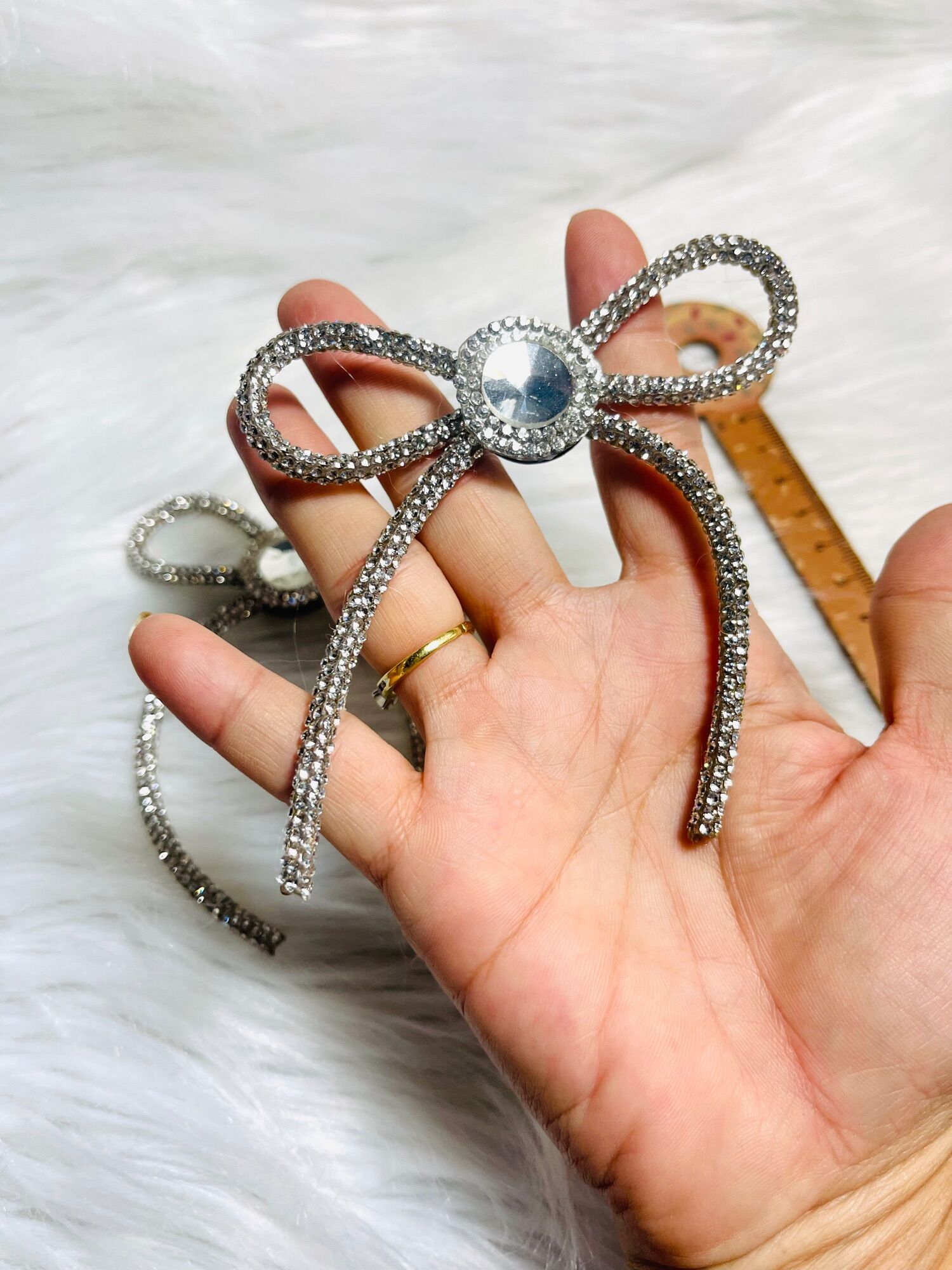 Cài áo full đâ lấp lánh. KT 8x9cm