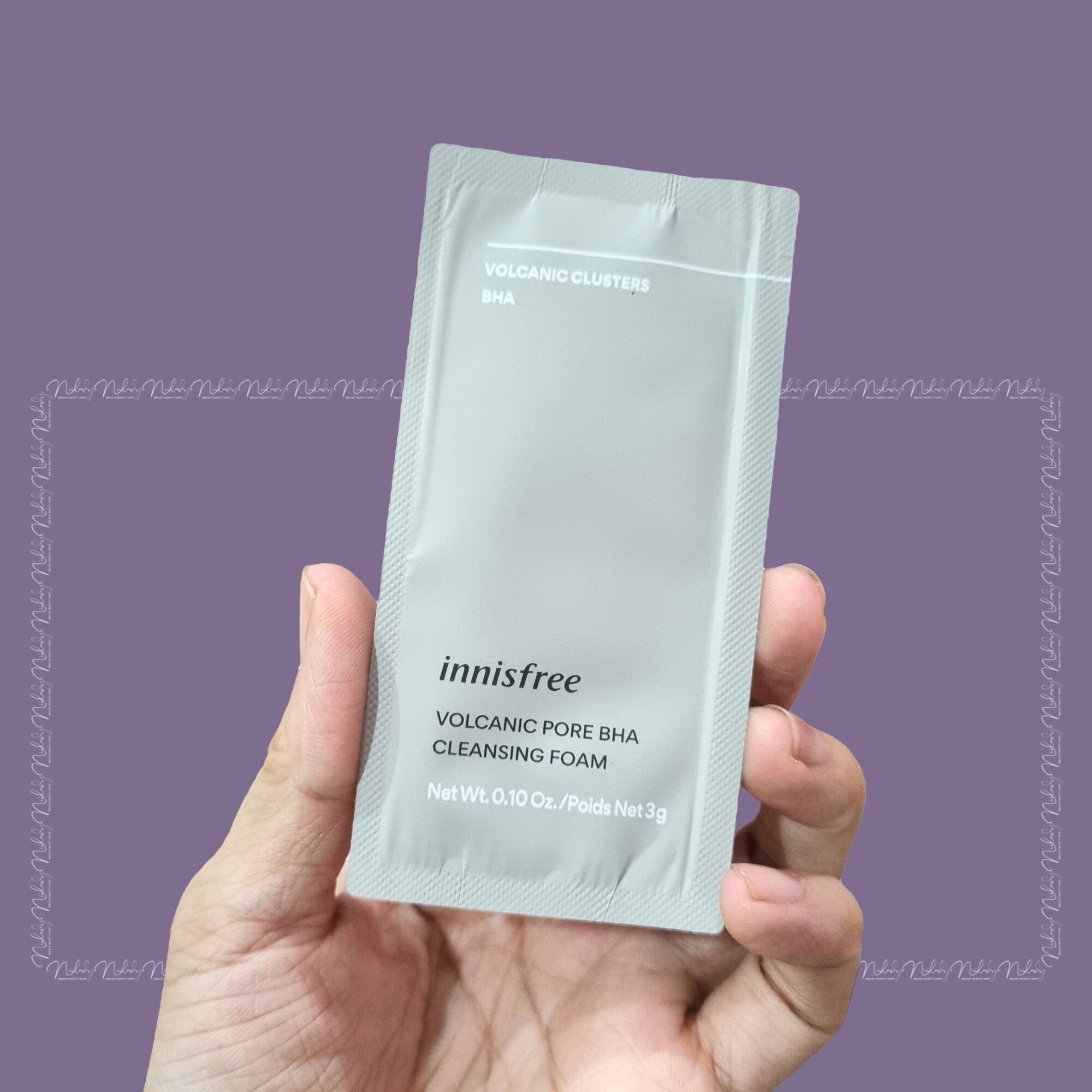 Sữa rửa mặt Innisfree Jeju Volcanic Pore BHA Cleansing Foam