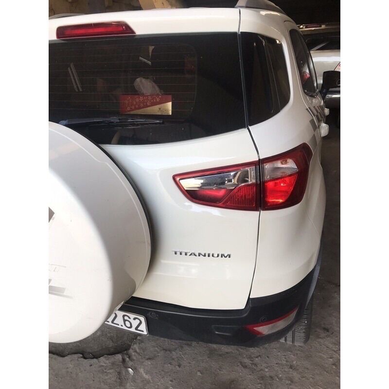 logo chữ TITANIUM dán đuôi xe FORD EVERETS ECOSPORT