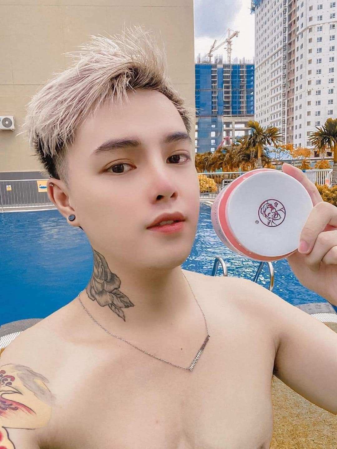 body phấn bà lão chính hãng