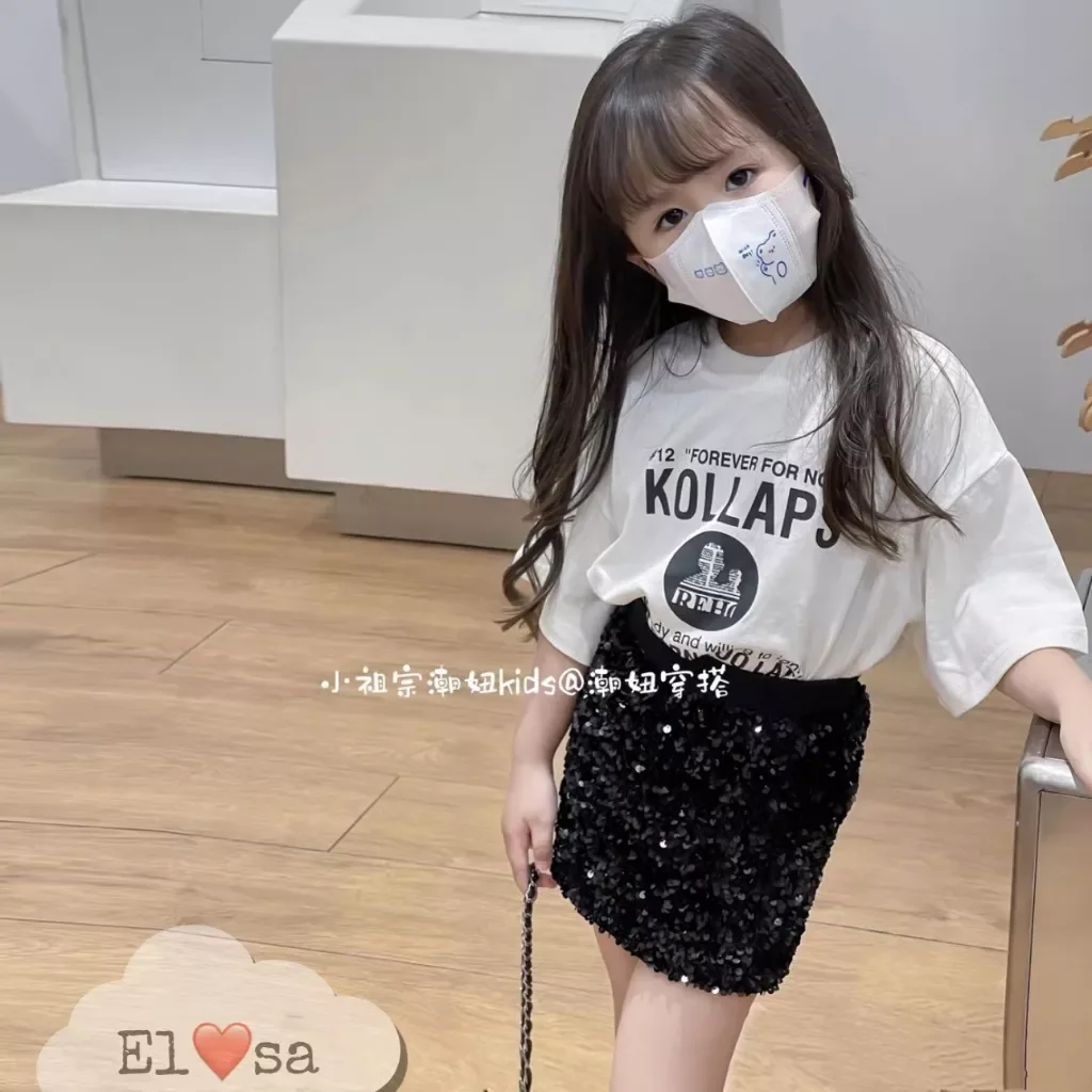 Set áo phông kèm chân váy kim sa cho bé 8_ 28kg