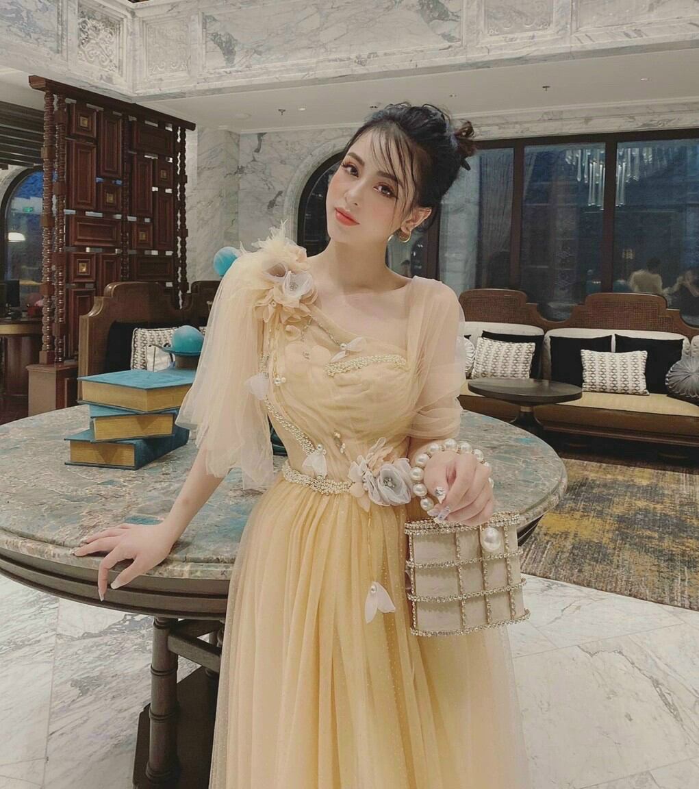 ĐẦM XÒE KIM TUYẾN ĐíNH HOA