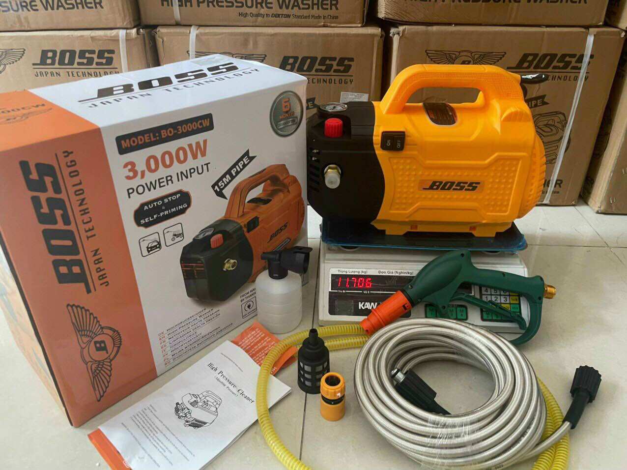 Máy rửa xe BOSS 3000W BO3000CW có chỉnh áp thế hệ mới tặng bình bọt tuyết