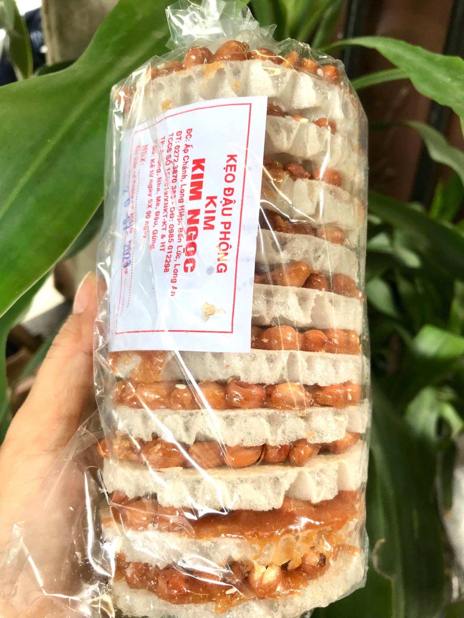 Kẹo đậu phộng bánh tráng cây 250g( 10 miếng )