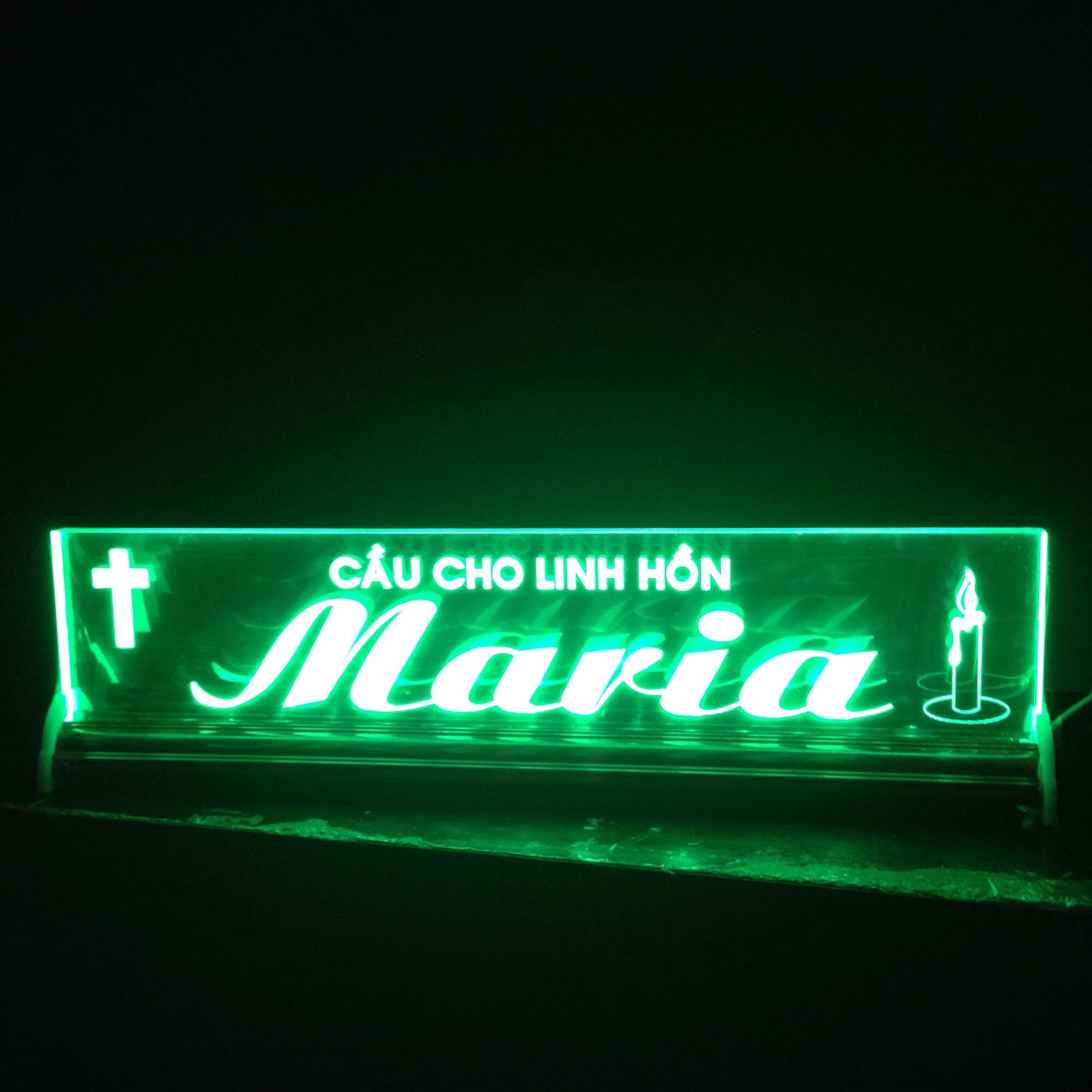 Chữ điện: cầu cho linh hồn maria để bàn