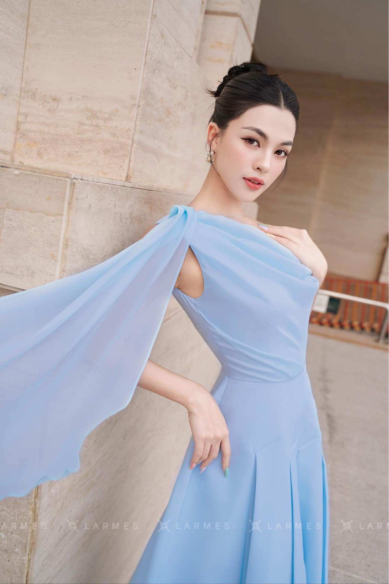 LARMES - Đầm xếp lệch vai Hazel