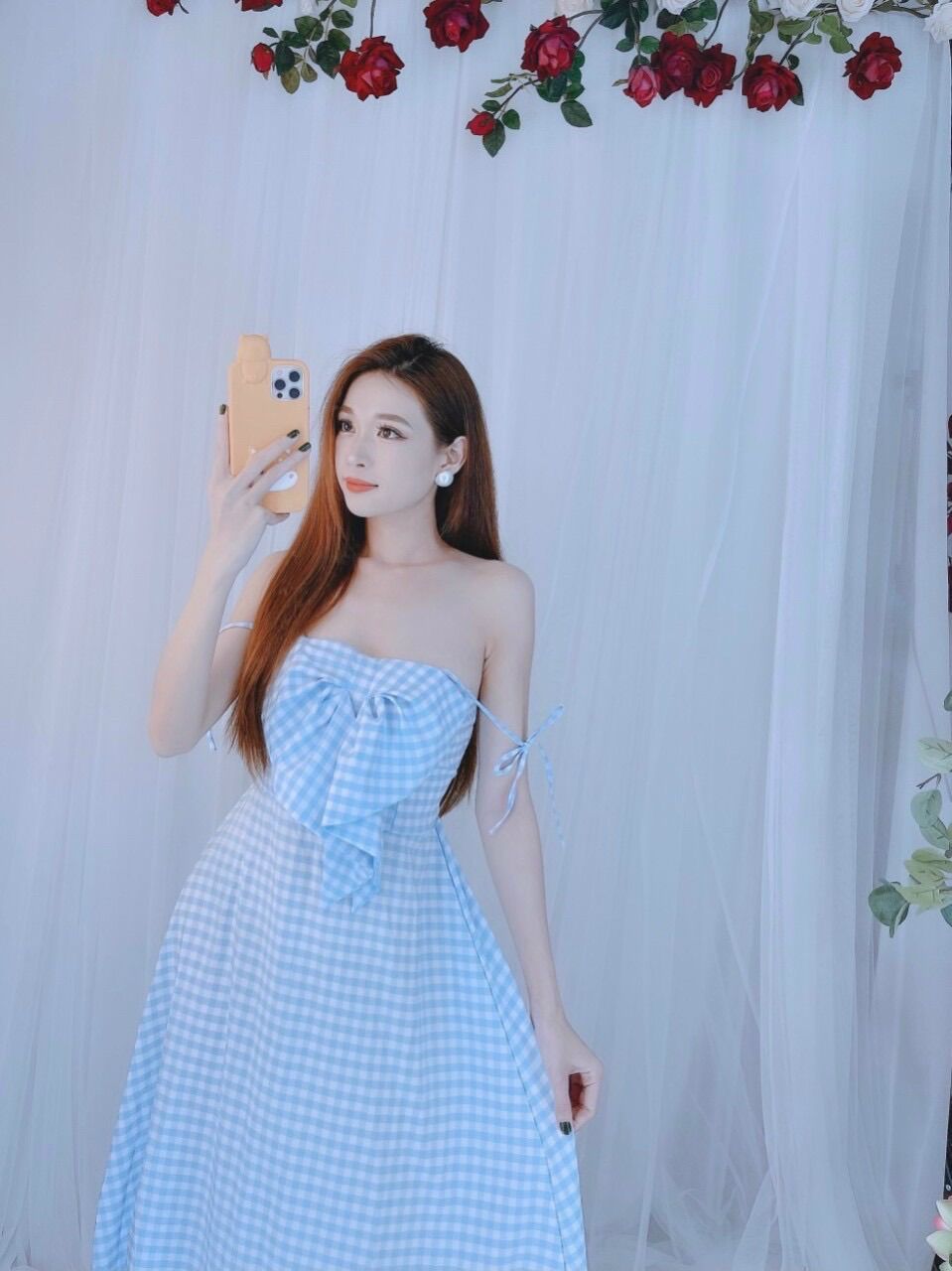 Đầm hai dây caro cột vai có nơ ngực chất vải lụa