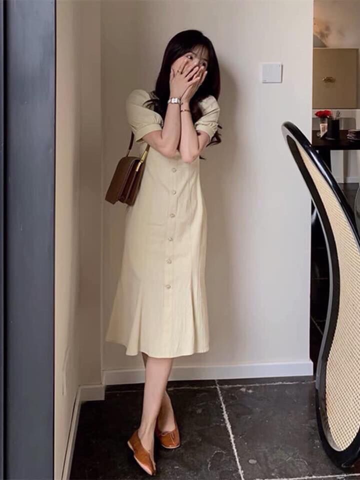 Đầm nữ tay bồng cúc ngọc đuôi cá màu be