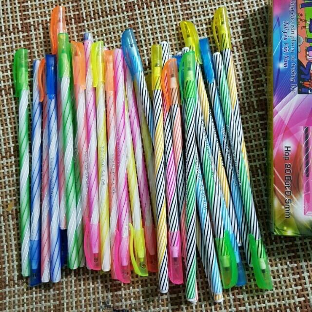 20 Chiếc bút nến