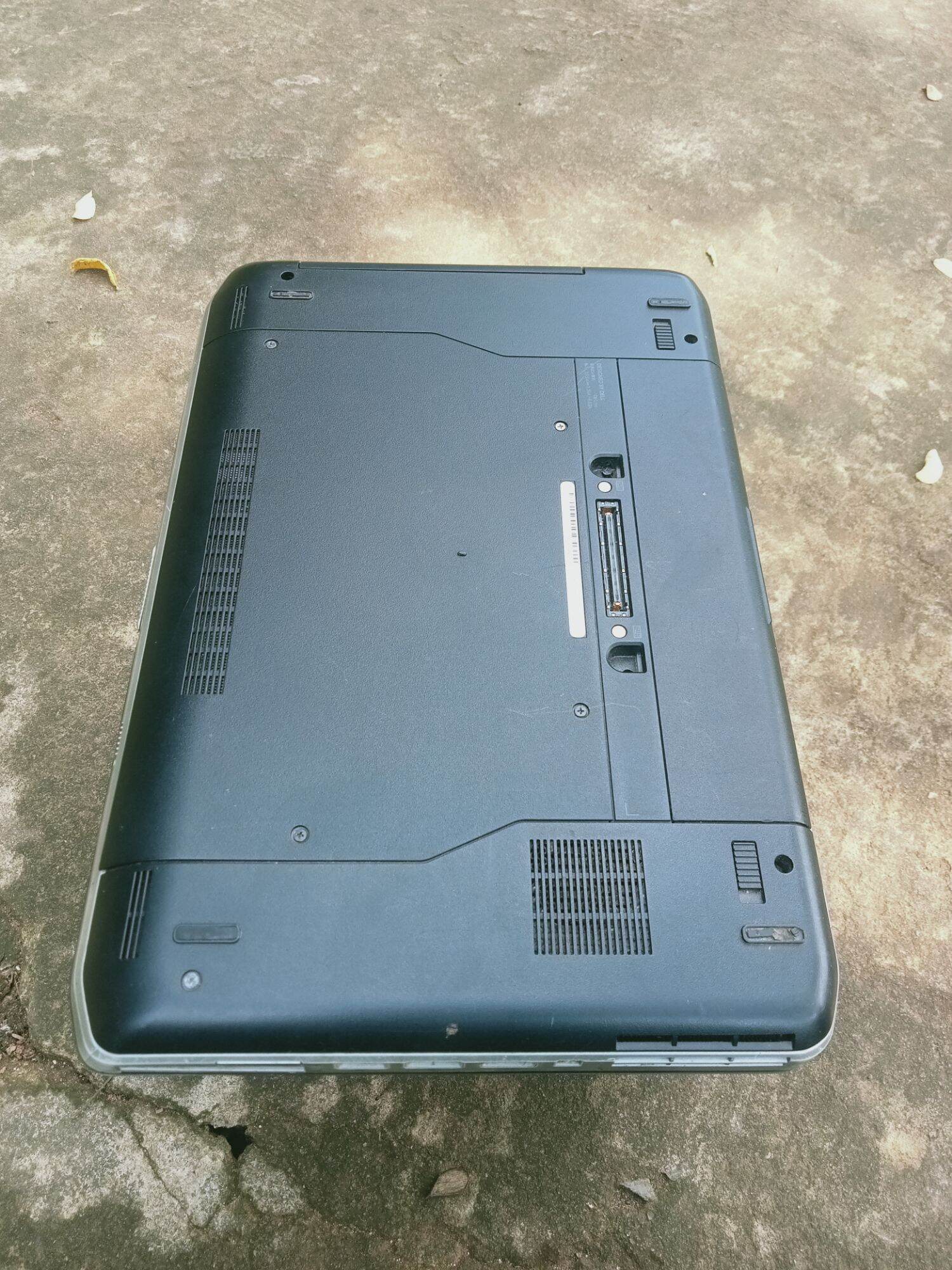 Laptop Dell latitude E 5420 bị đơ
