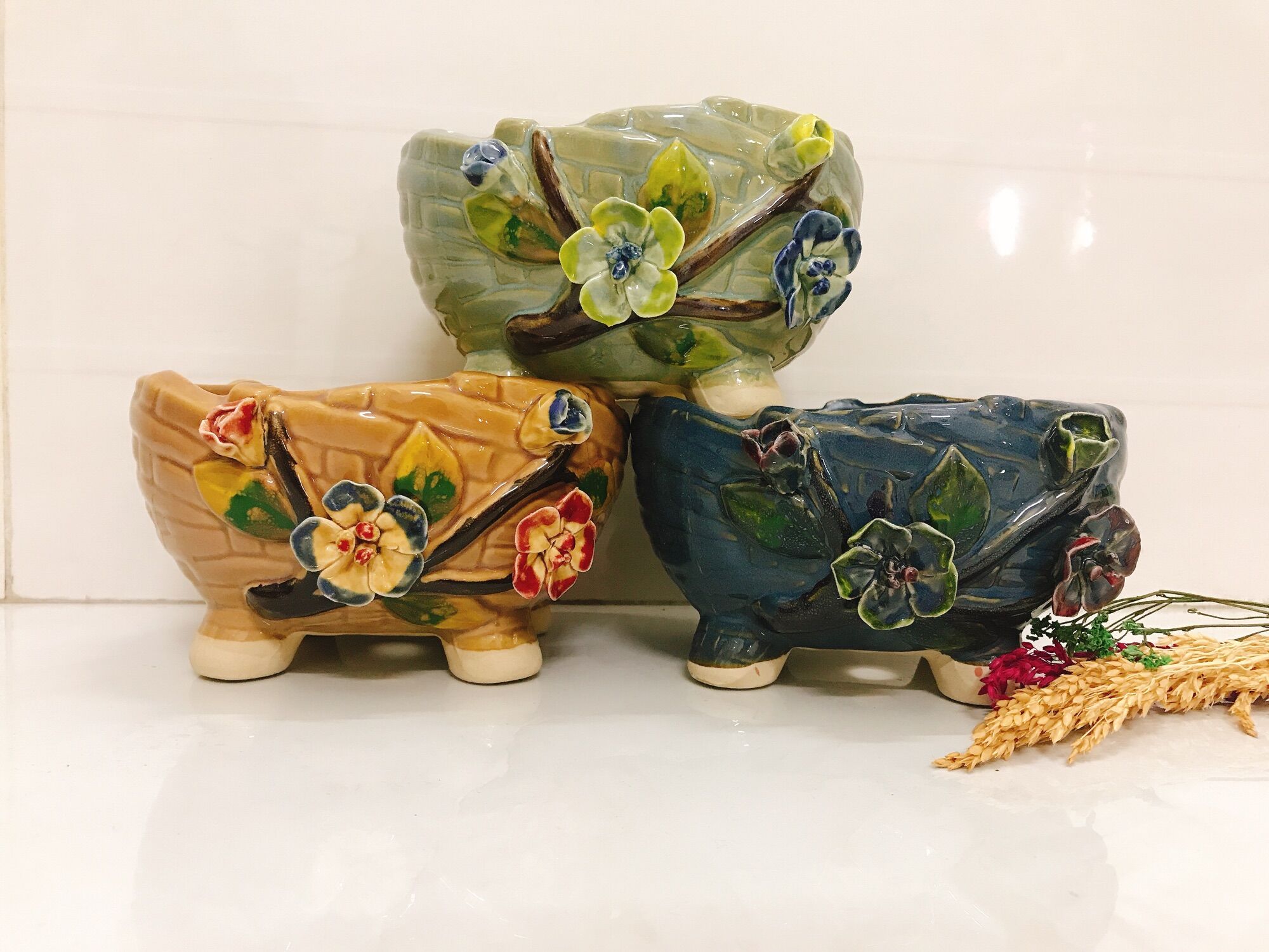 Chậu men đắp hoa 3D