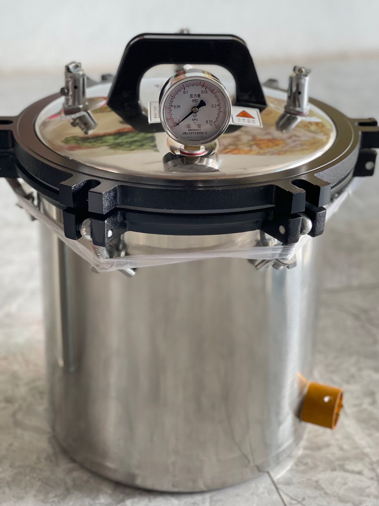 Nồi hấp tiệt trùng dụng cụ y tế 18l akiko