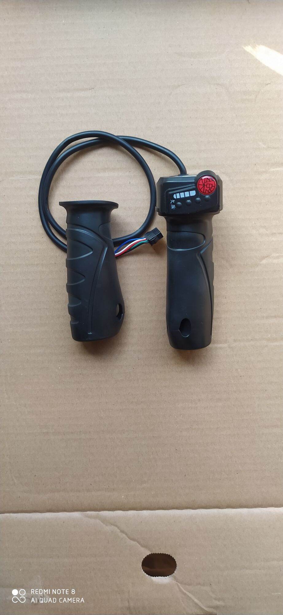 Tay ga xe điện M133 có báo điện ( 1 đôi 2 bên trái, phải )