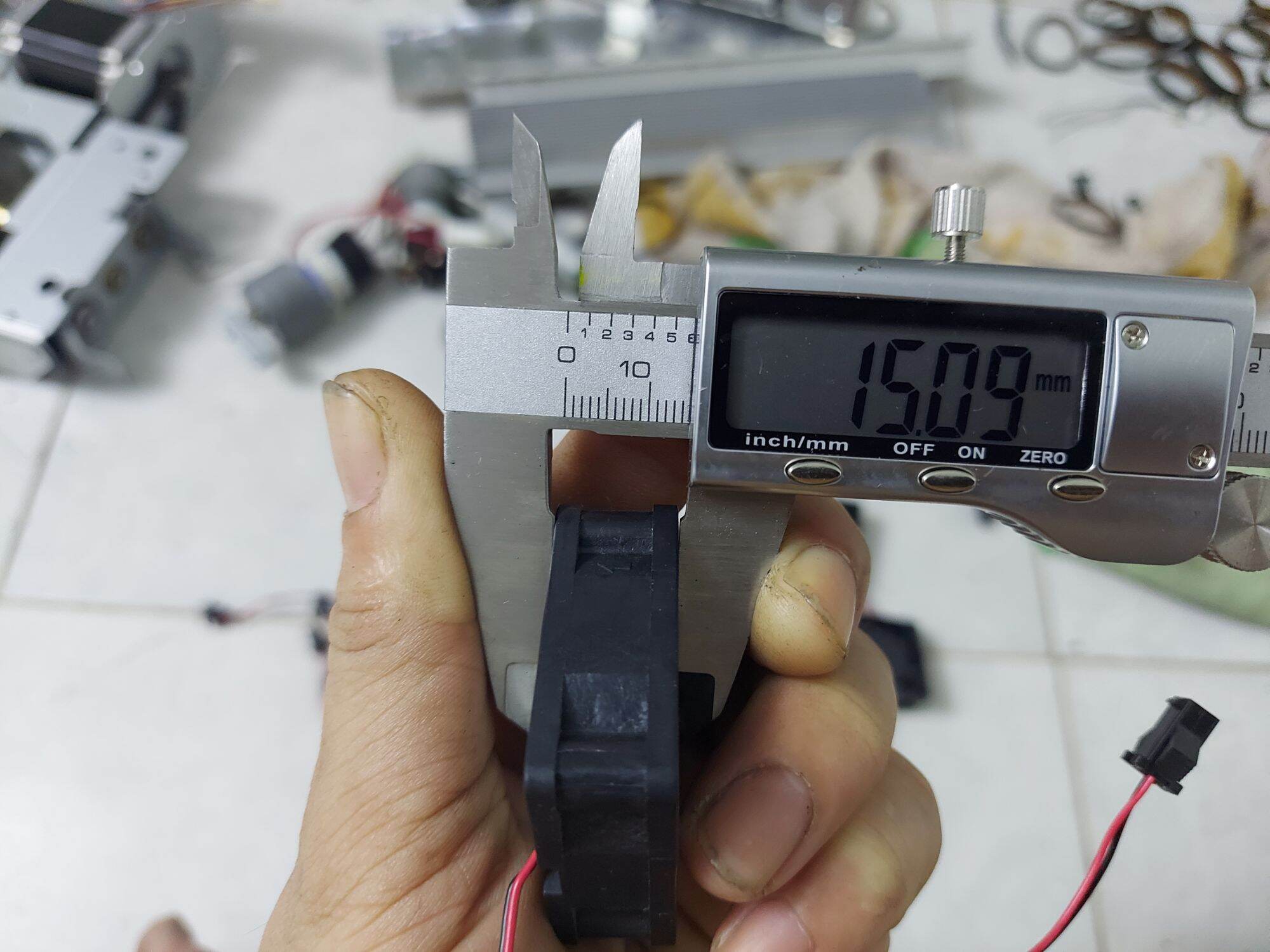 quạt tản nhiệt Nidec 24v 4×4×1.5