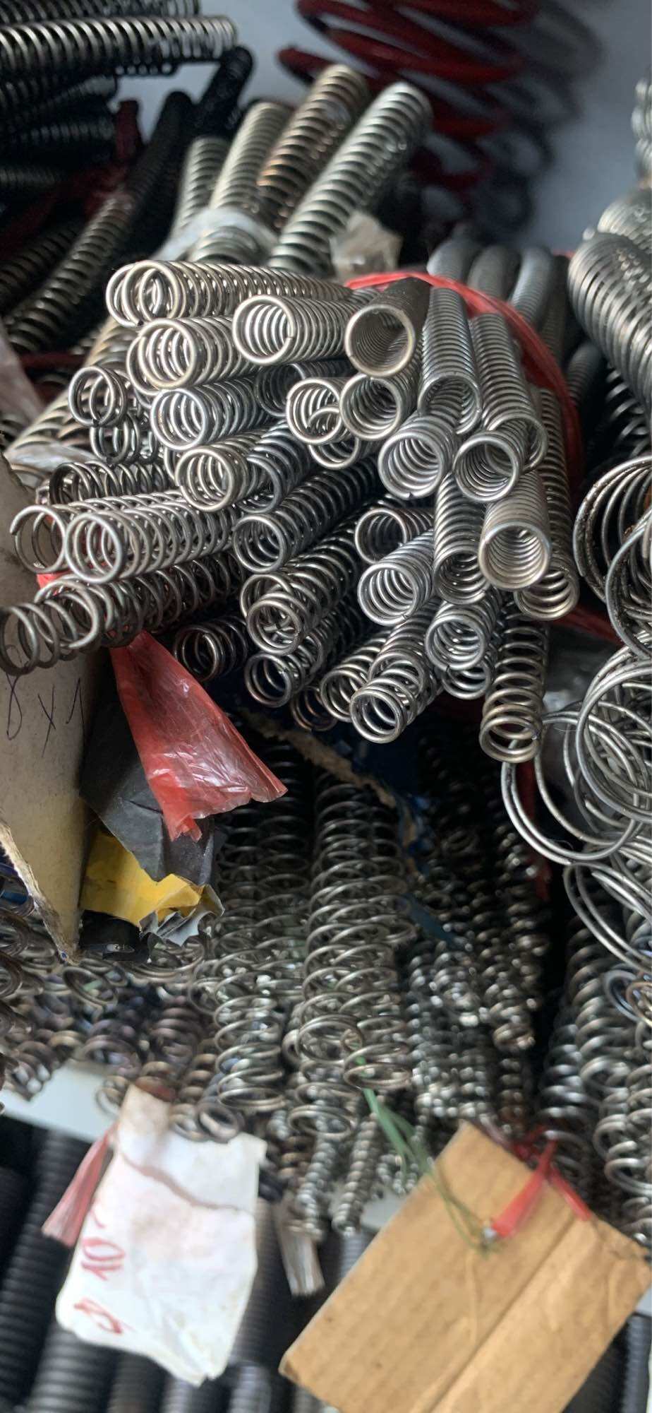 Lò xo nén phi 23 (sợi 2.5mm dài 200mm)👍👍👍