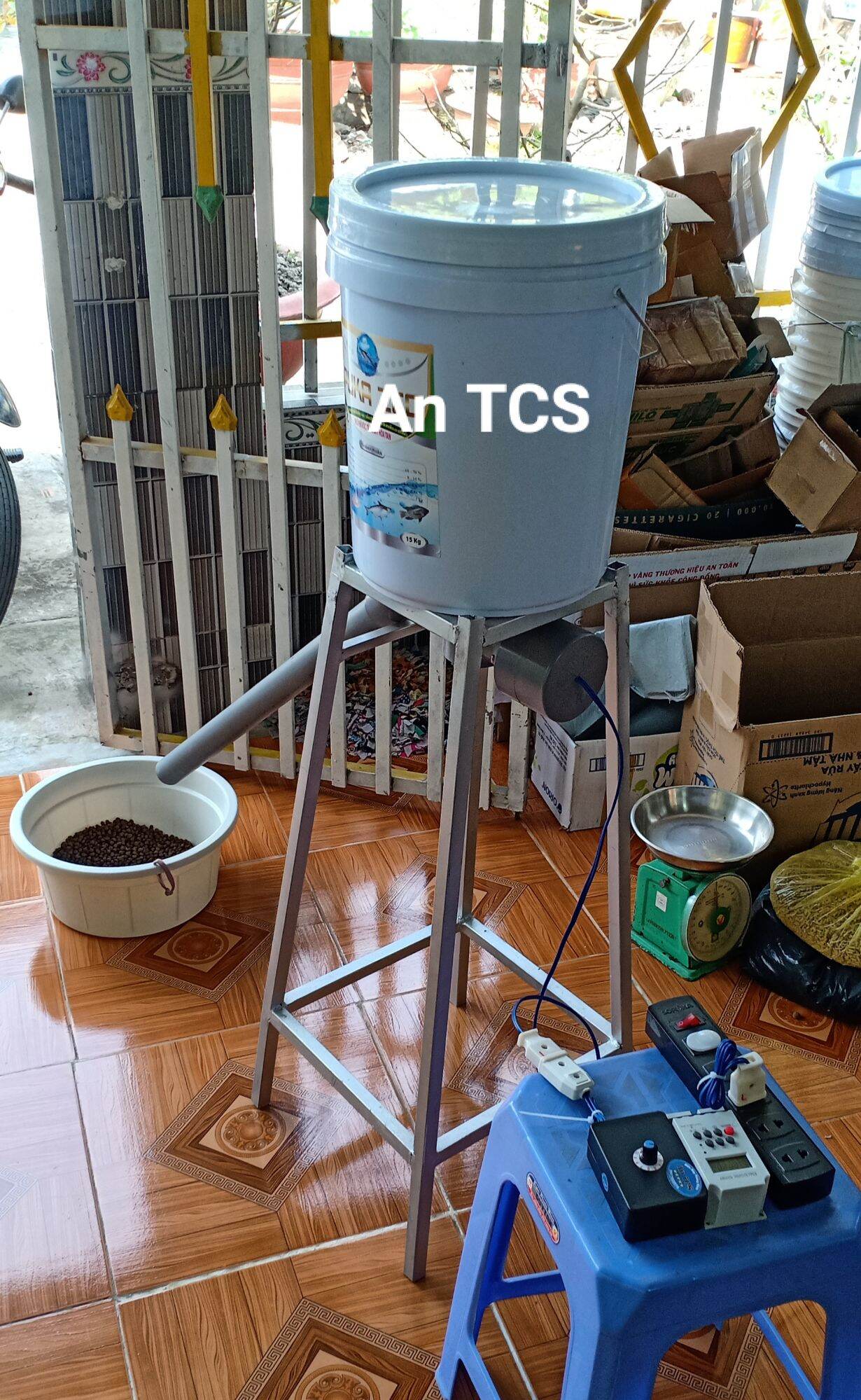Máy Đẩy Thức Ăn V8 ( An TCS )
