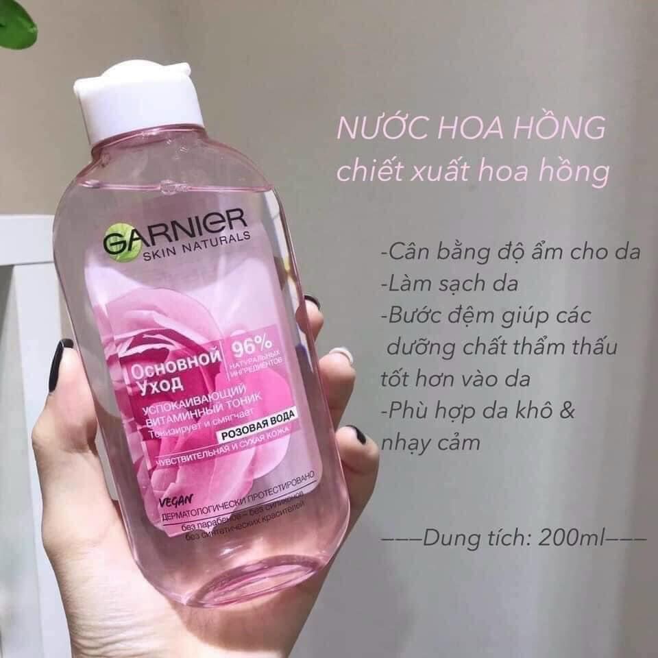 Nước hoa hồng xách tay từ Nga.