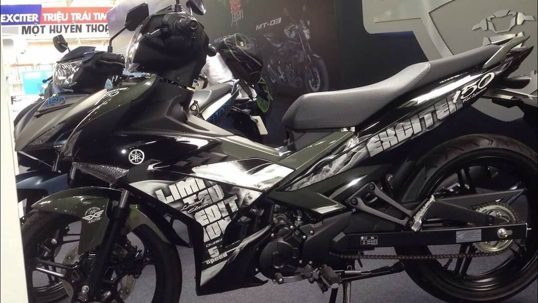 Tem rời exciter 150 đen, tặng kèm set logo