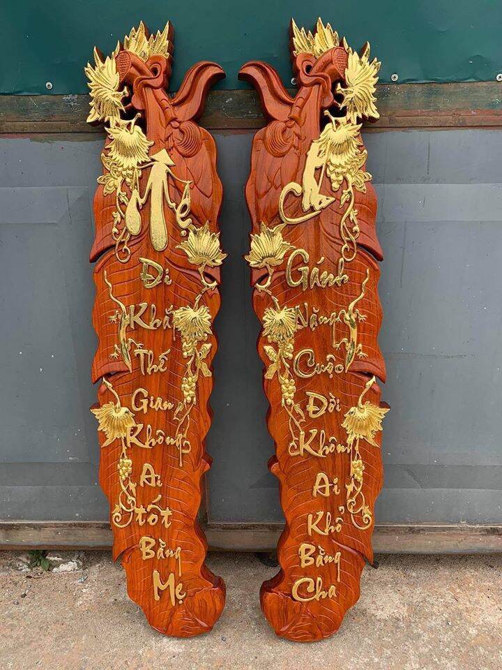 Tranh câu đối cha mẹ hình lá chuối bằng gỗ hương đỏ