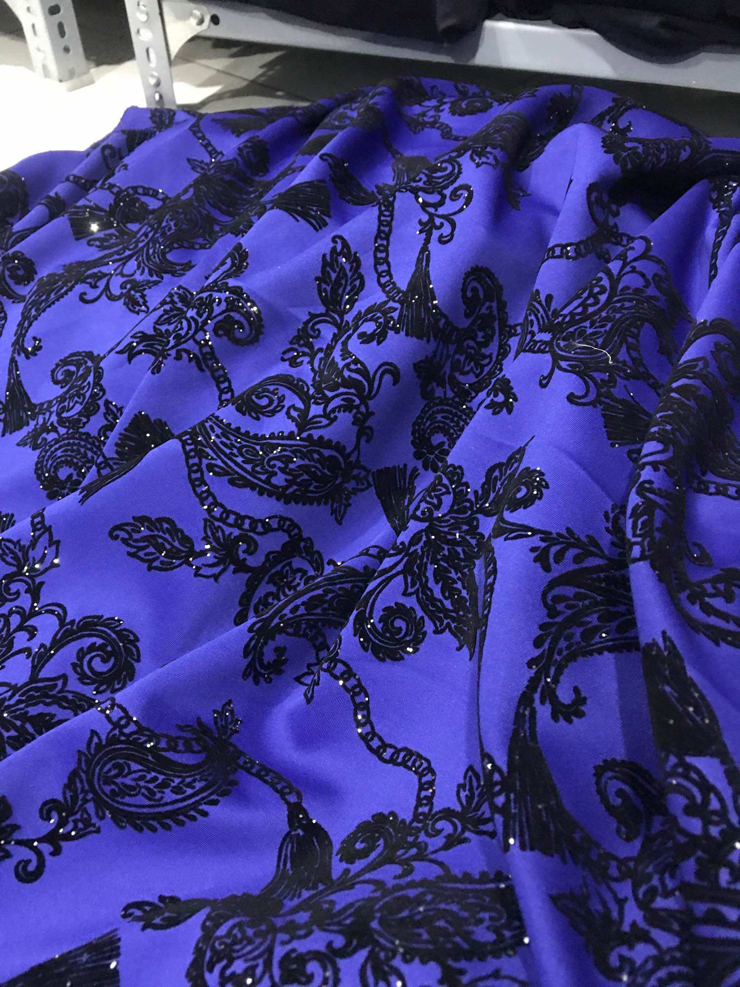 Vải thun cotton ép hoa văn nhung đen dày co dãn 4 chiều may đầm váy body thời trang