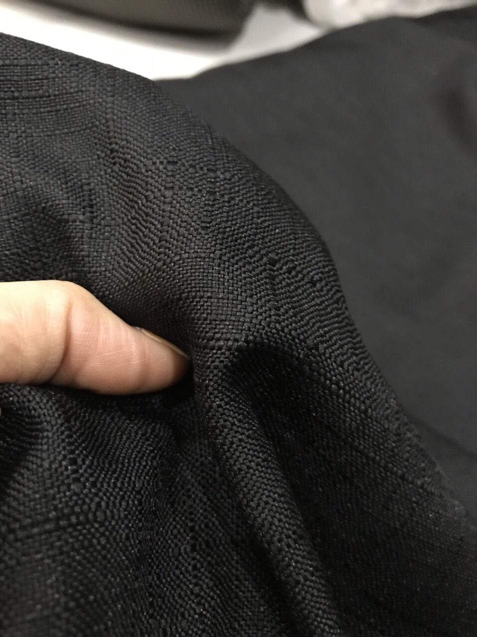 Vải linen gân màu đen dày mềm không rũ _ may đầm váy quần vest