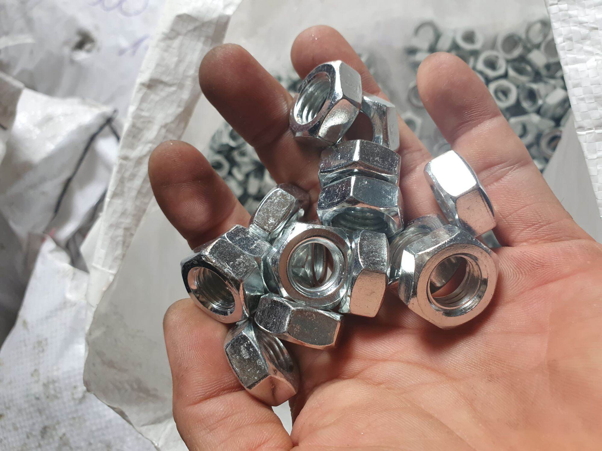 tán m10 bọc (20),(50),(100) con