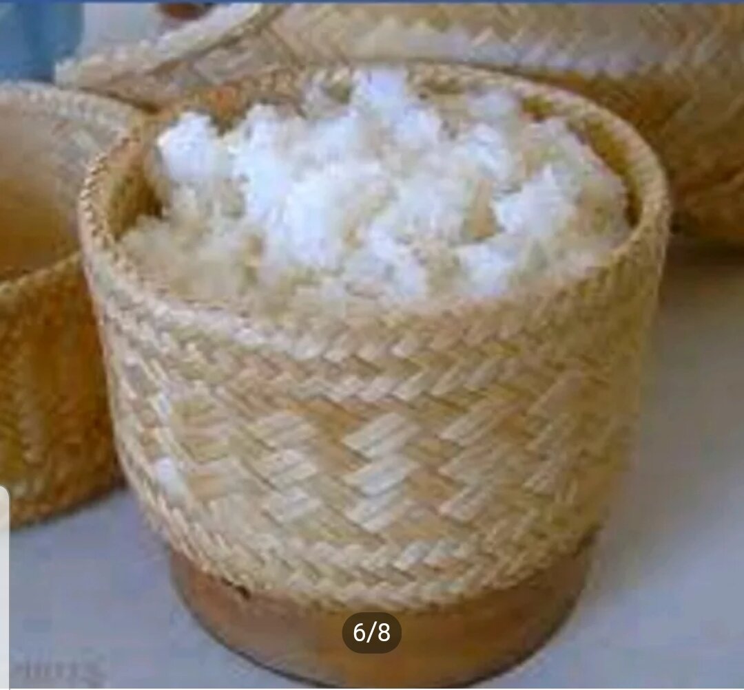 1 hộp đựng xôi bằng tre đan tay ( khẩu ép)