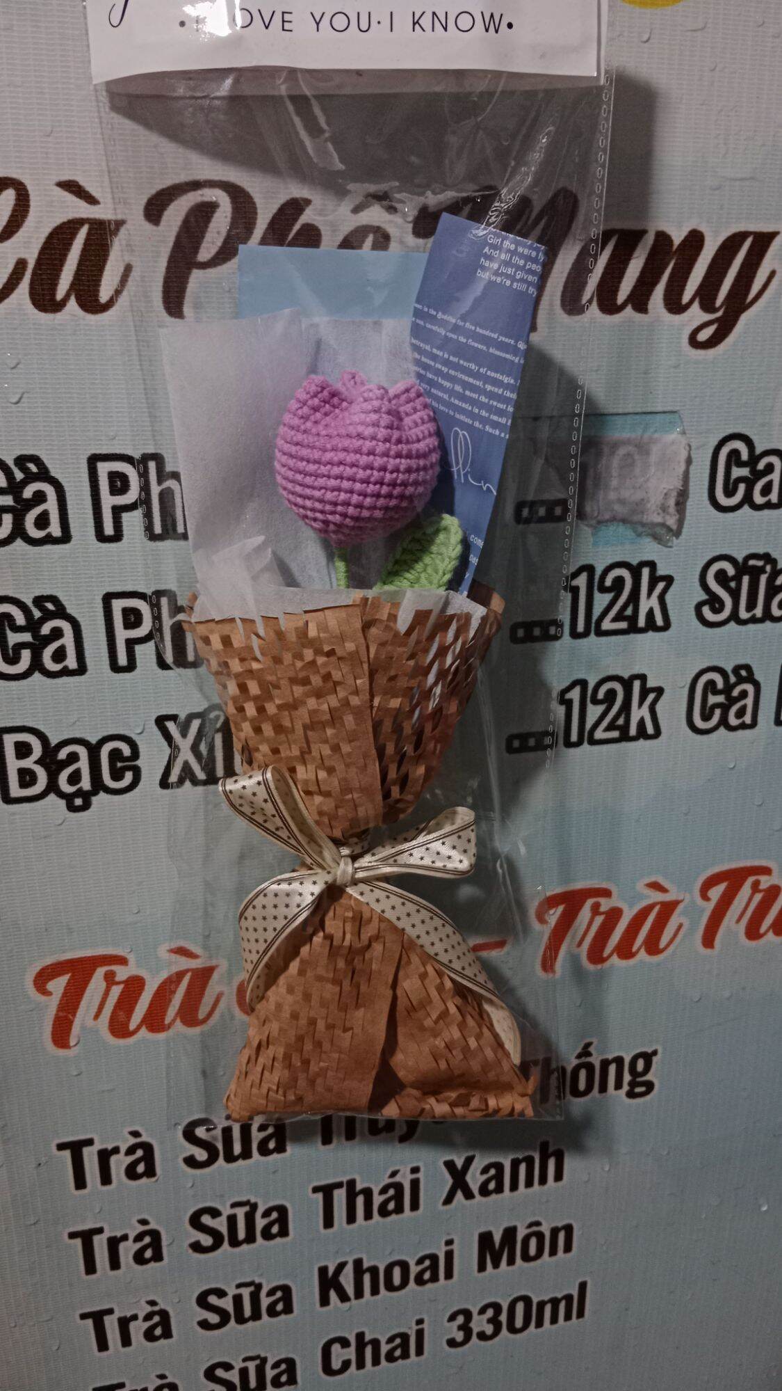 1 hoa tulip đan bằng len