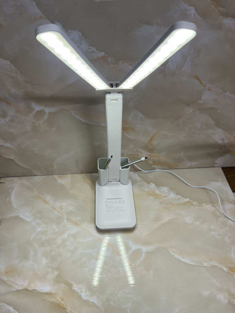 Đèn LED cảng ứng Để Bàn hàng bãi nhật( made in japan)