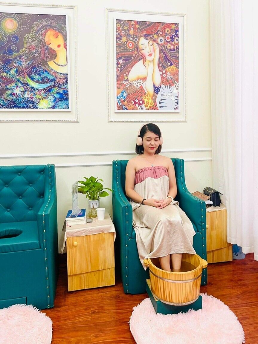 Áo quây váy dùng cho spa—xả kho