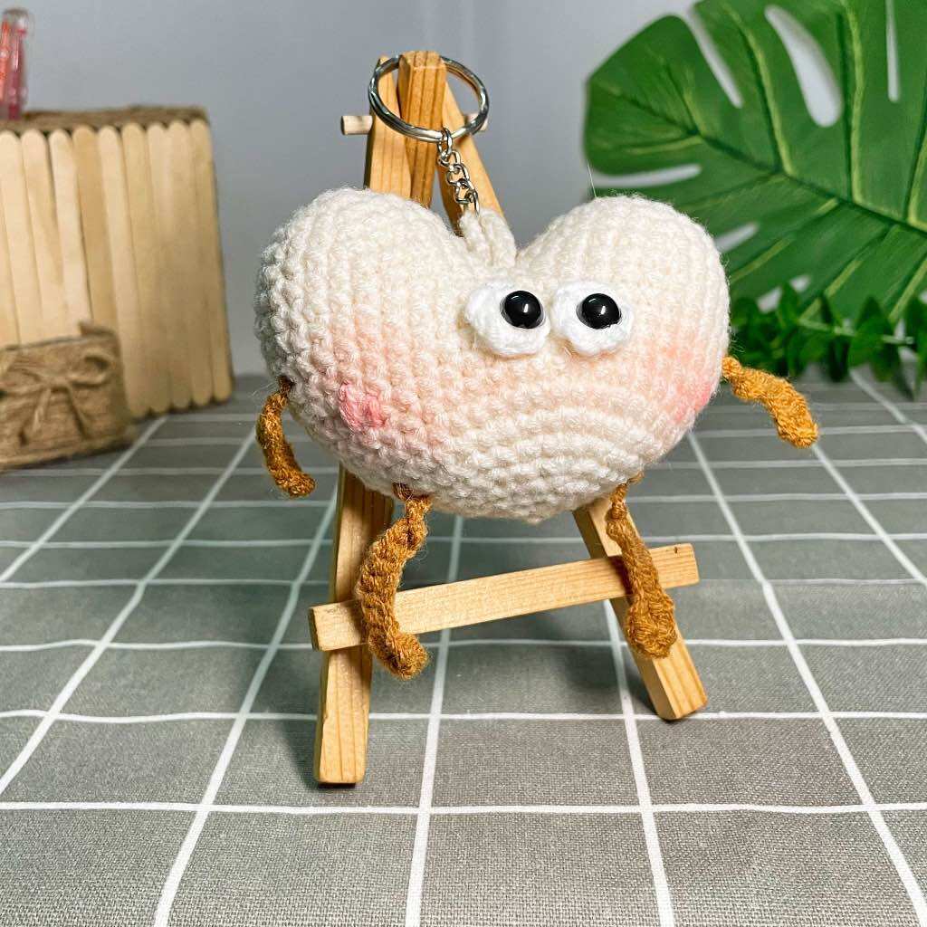 Móc khoá trái tim handmade bằng len