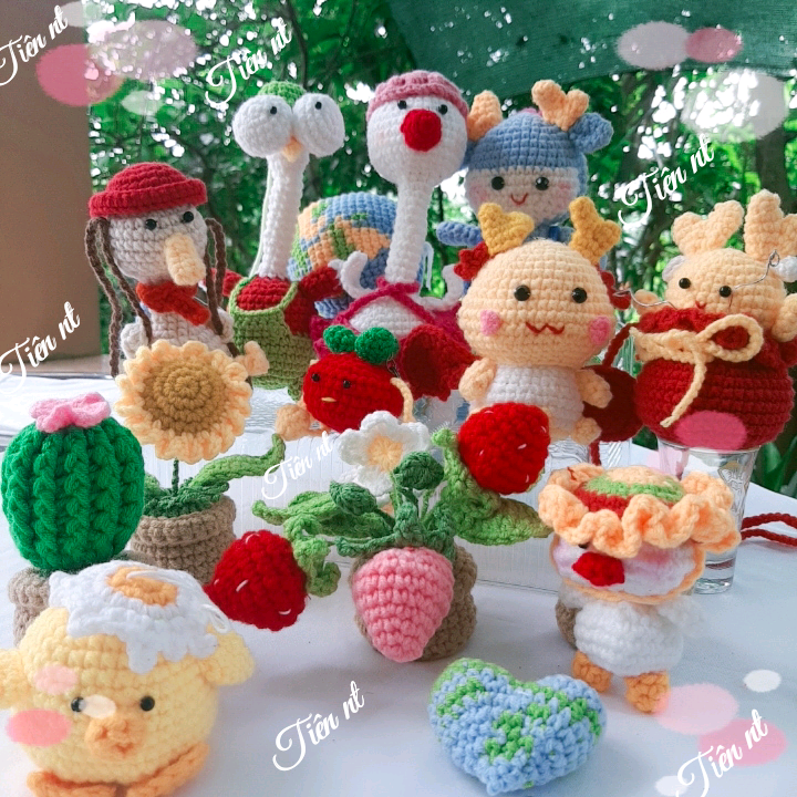 Souvenirs, Car Hangings, Backpack Hangings, Mushroom Keychains, Silly Chicken, Wool Dragon, Rainbow-Hatted Duck, Wool Duckling, Dragon Head Lucky Bag, Mushroom Wearing a Wool Hat, Flying Dragon Baby, Clown Fish, Itinerant Duck, Small Flower Pot, Strawberr