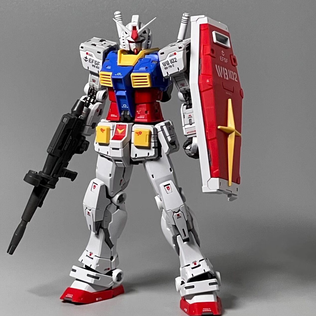 Model Gundam Freedom Assembly MG Unicorn Sakura Assault Red Heretic Mecha Toy for Boys And Bé Gáis over 12 Years Old