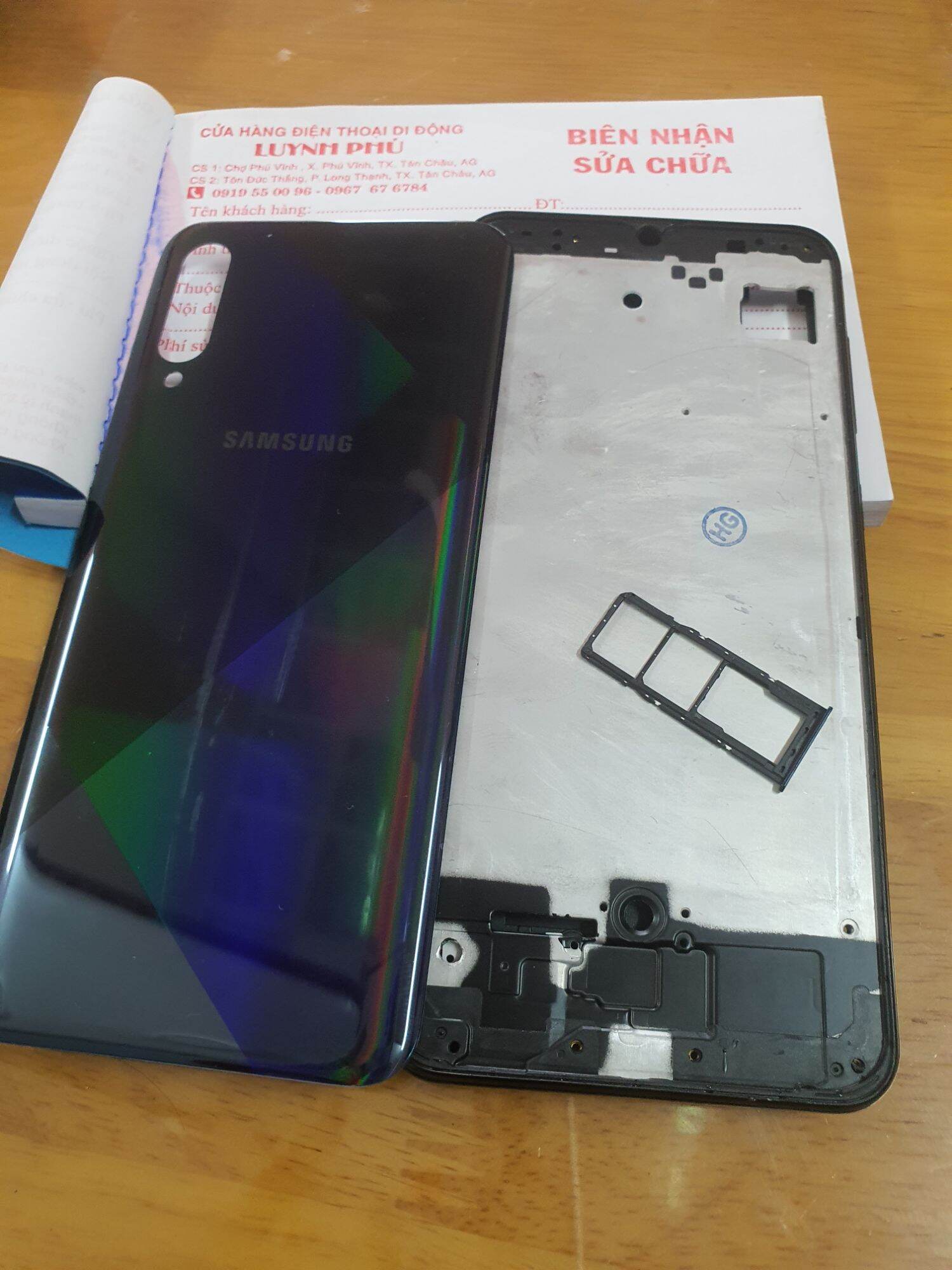 Vỏ samsung a50s có khay sim,nắp lưng samsung a50s