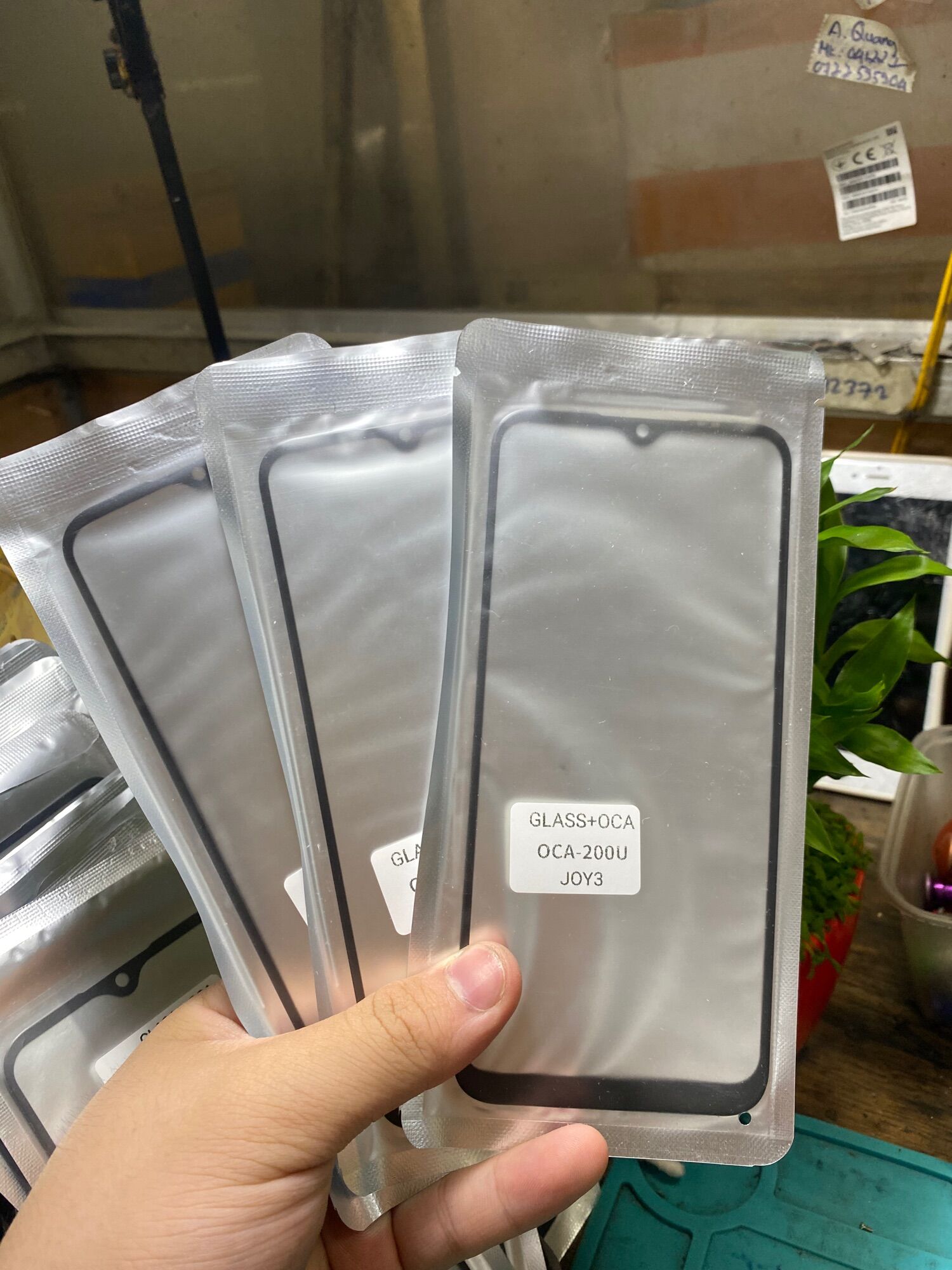 Kính ép Oca liền keo Vsmart Joy 3