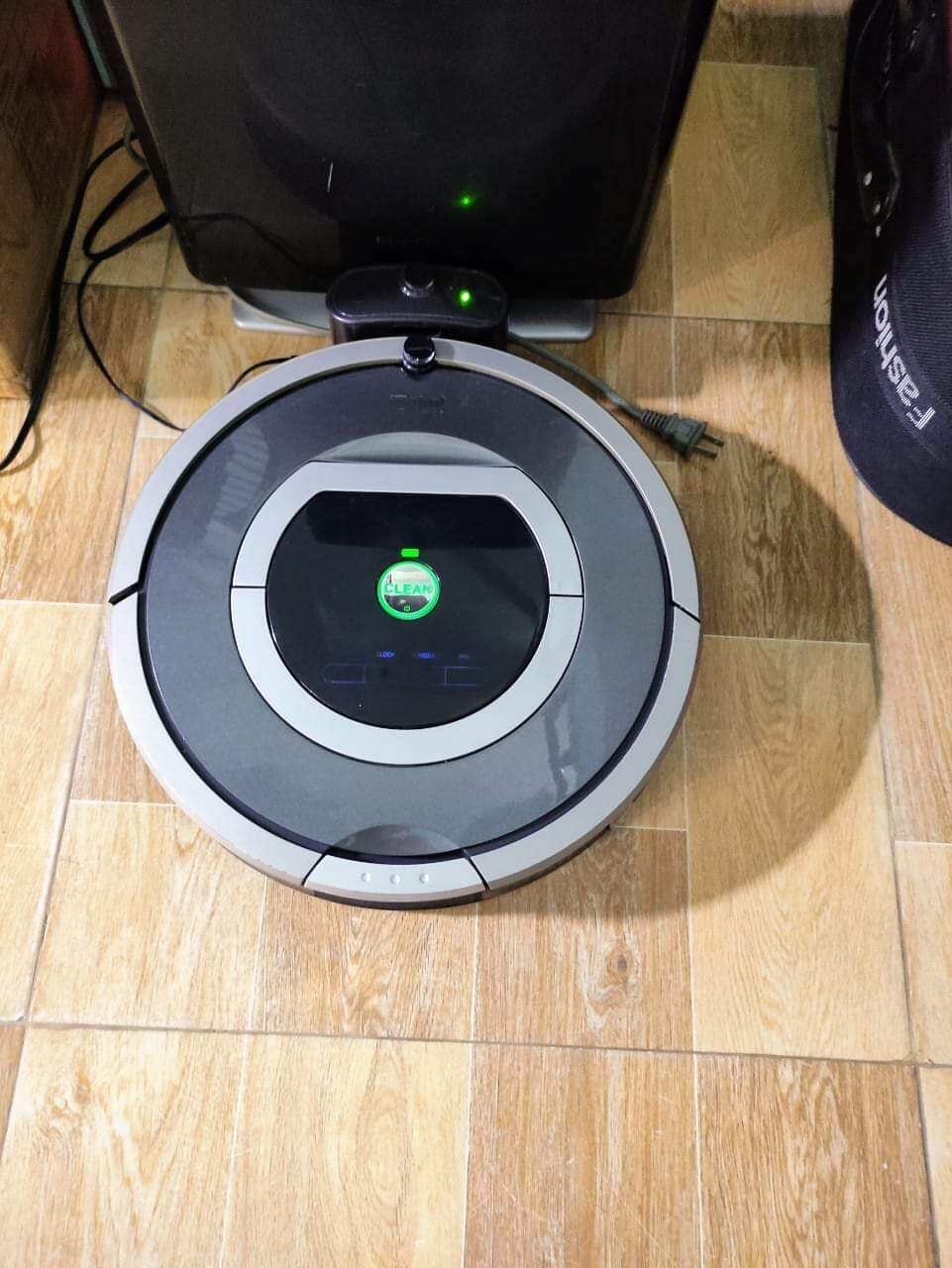 Robot hút bụi roomba 770, 780 giao ngẫu nhiên