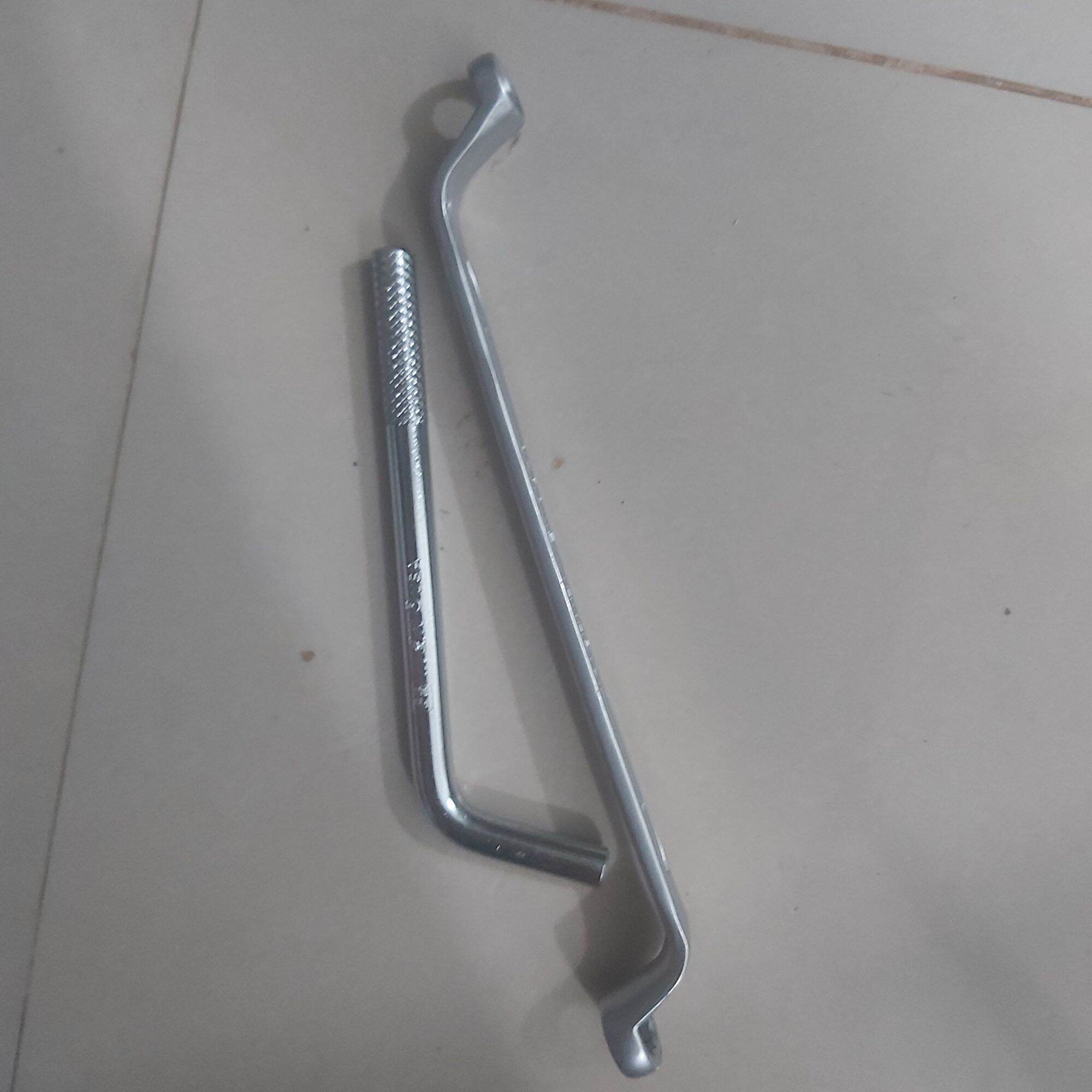 Bộ 2 cây chỉnh cò và khóa vòng 8 - 9 xe máy