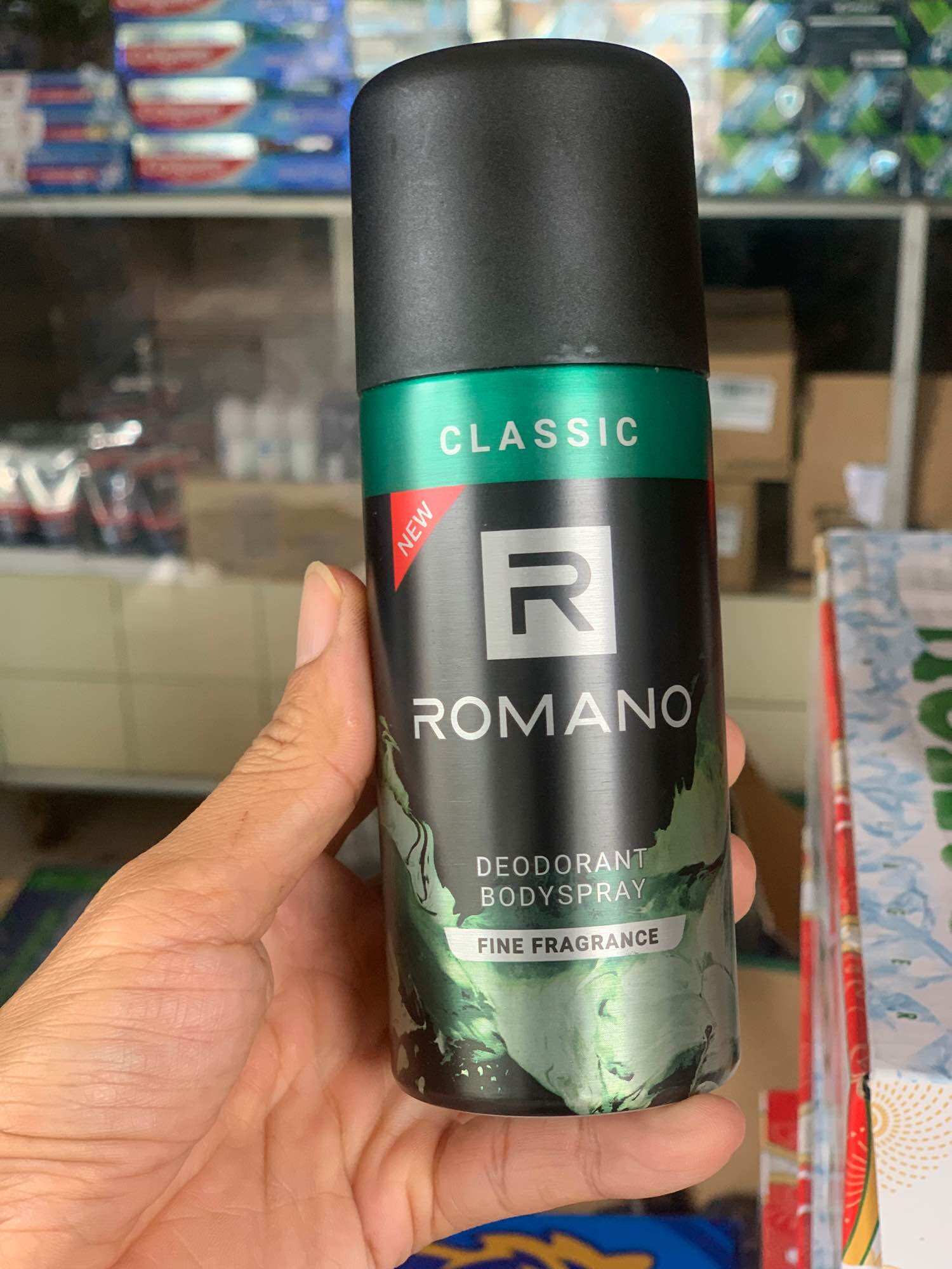 Xịt ngăn mùi toàn thân Romano 150ml