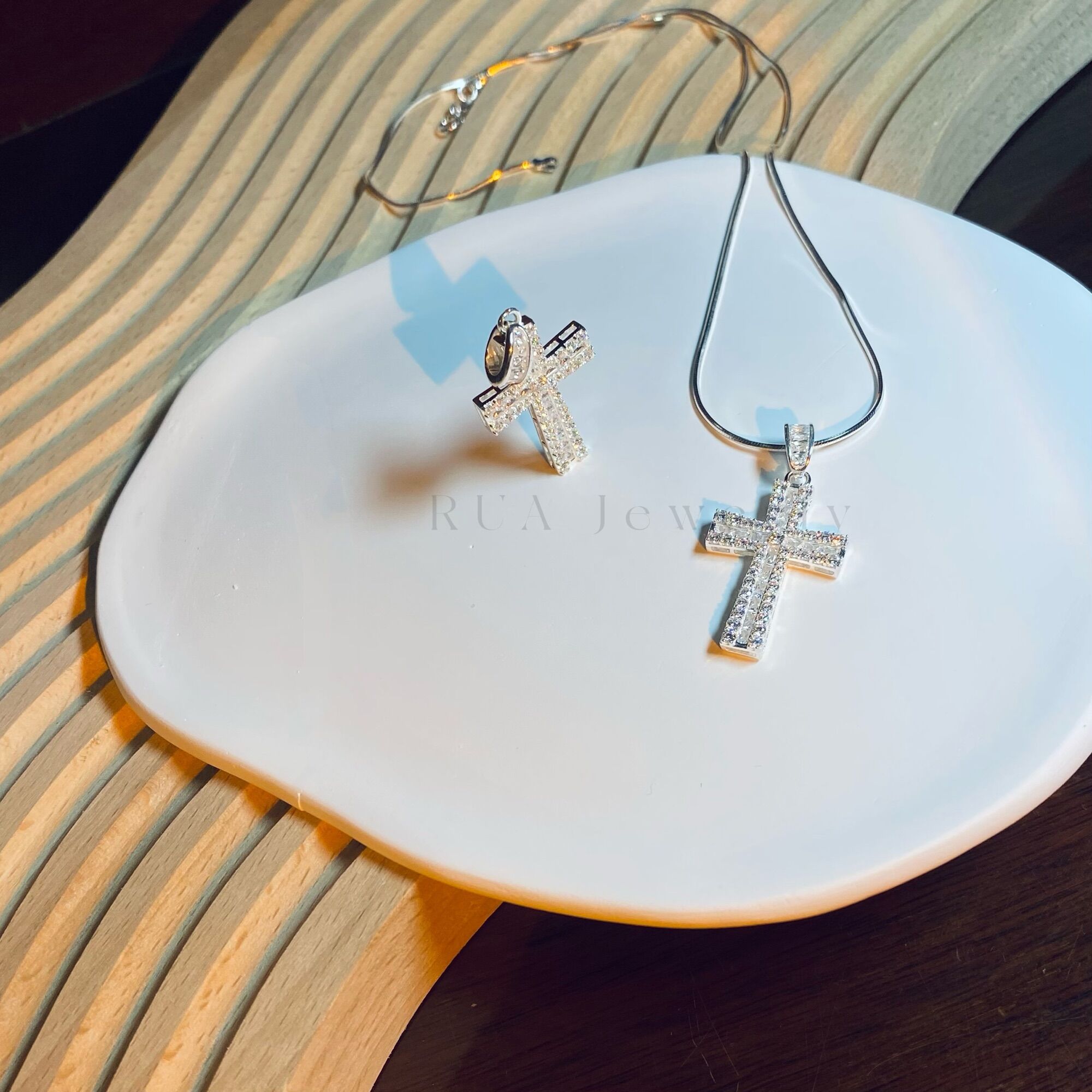 Mặt dây thánh giá bạc RUA MD001
