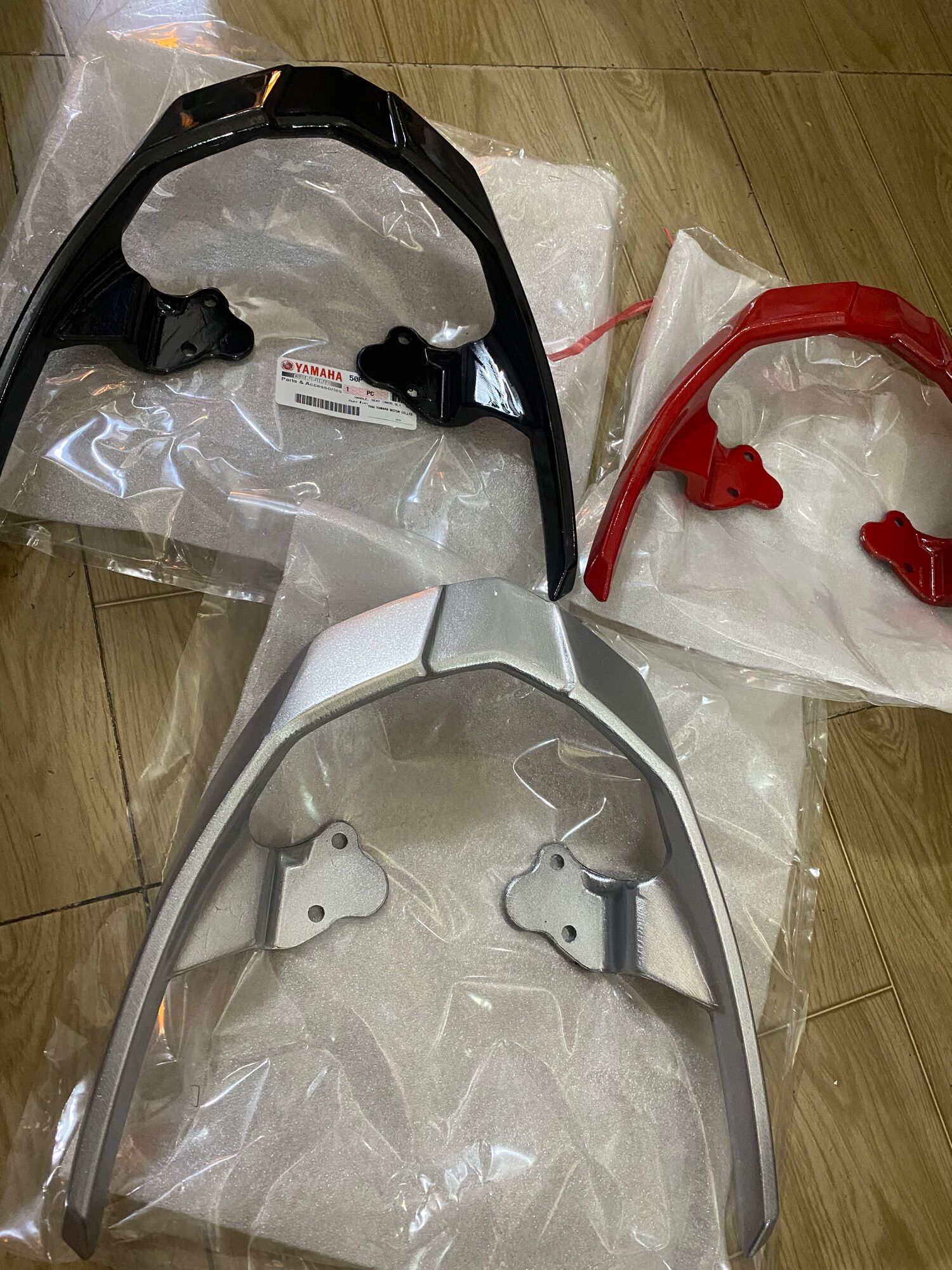 Cảng sau Sirus kiểu spack