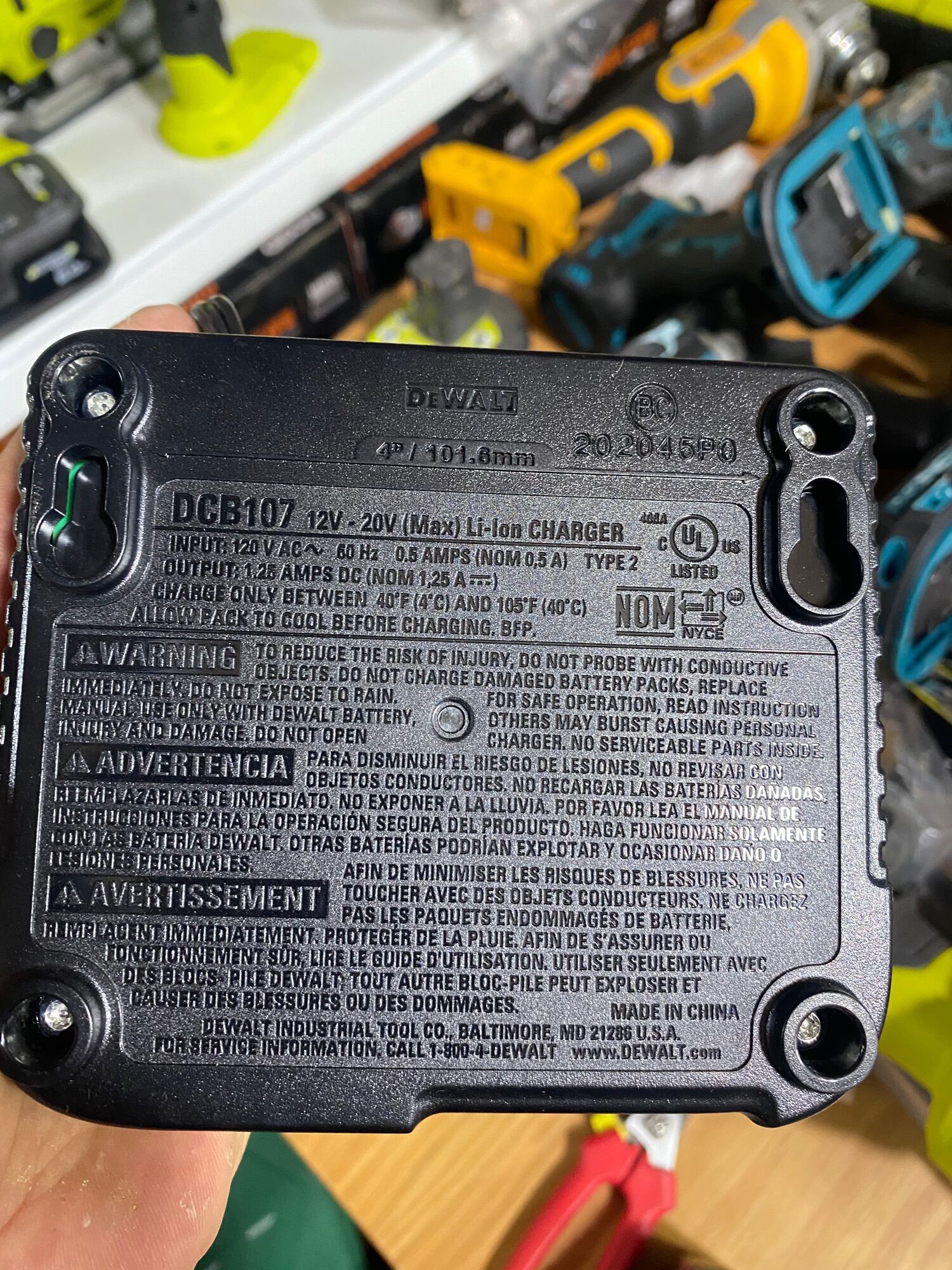 Xạc pin dewalt dcb107 hàng mỹ