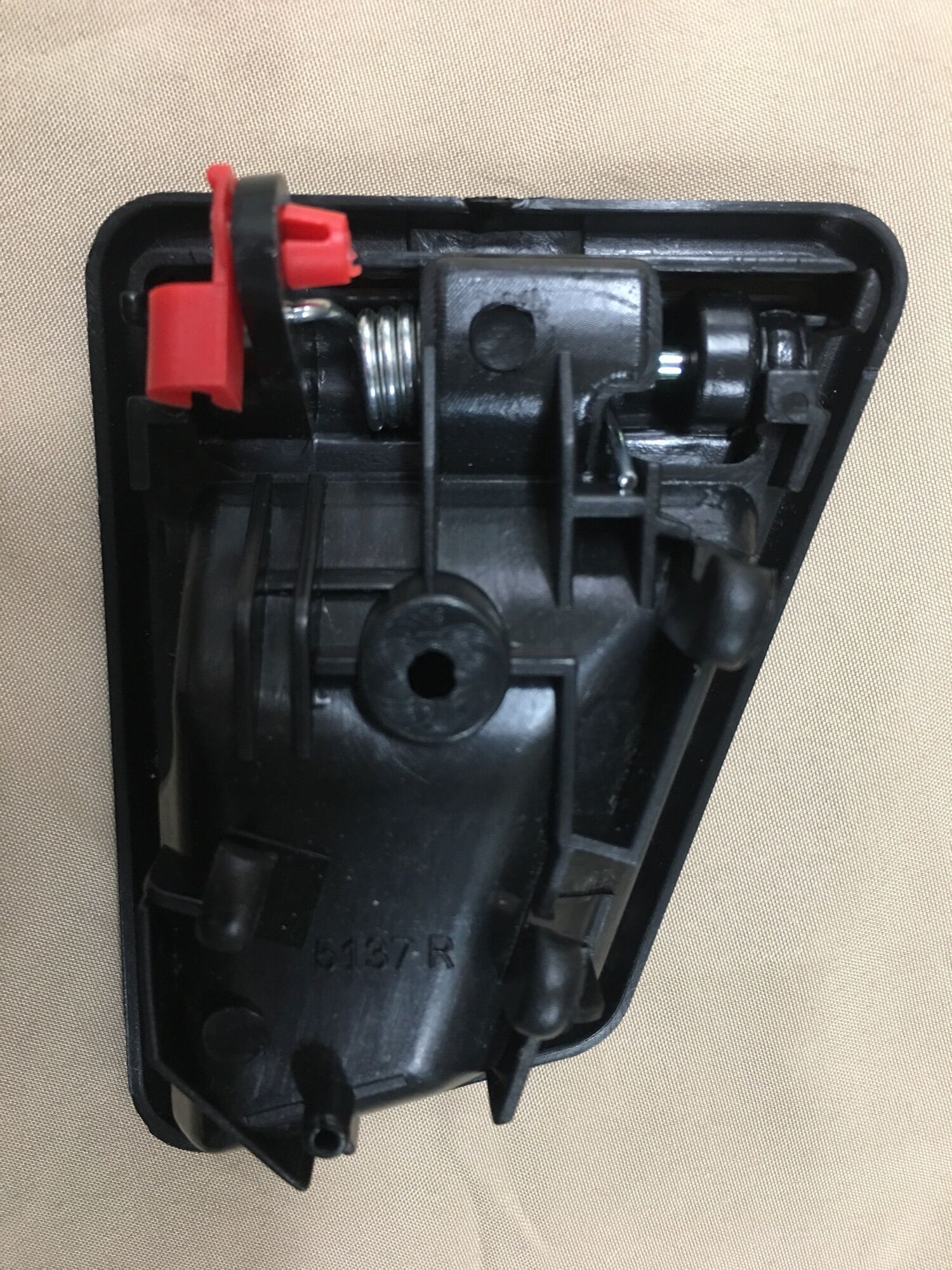 Tay mở cửa trong Vitara