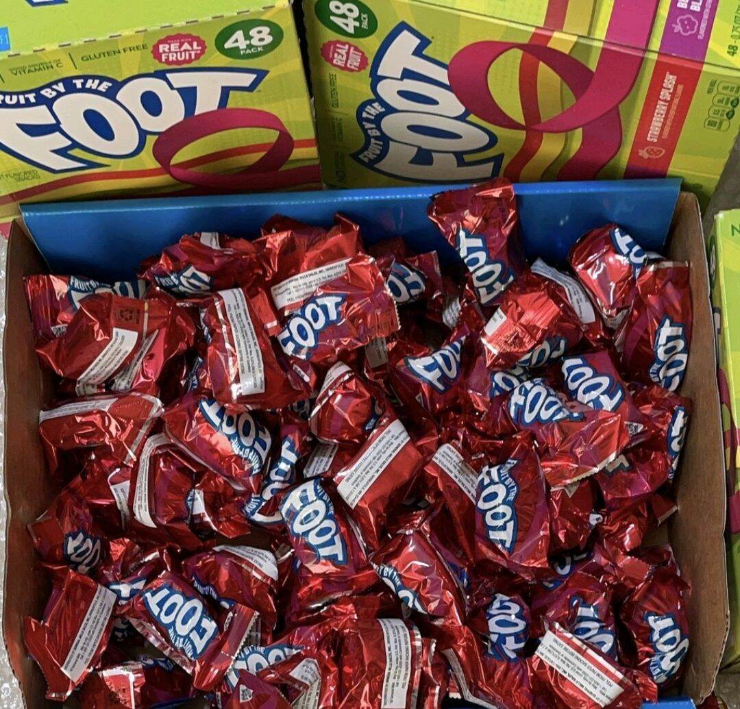 Kẹo dẻo fruit by the FOOT - Mỹ (1 cuộn) 21g