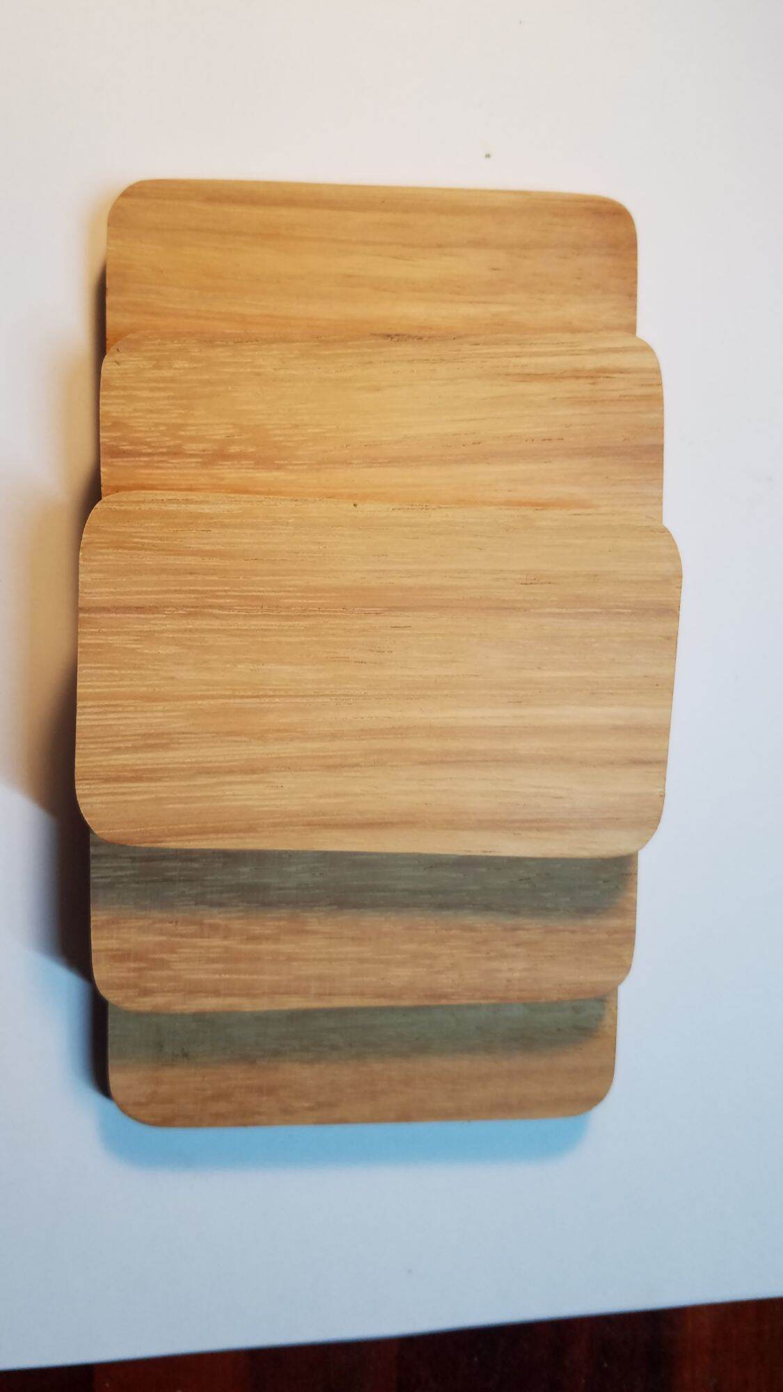 Gỗ xếp hình, tô màu cho bé