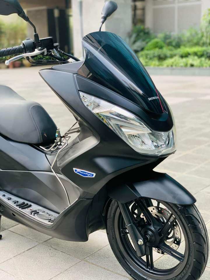 A Má bửng ốp chóa đèn pha trước PCX 125 2015 2016 ( Có bán lẻ từng bên )
